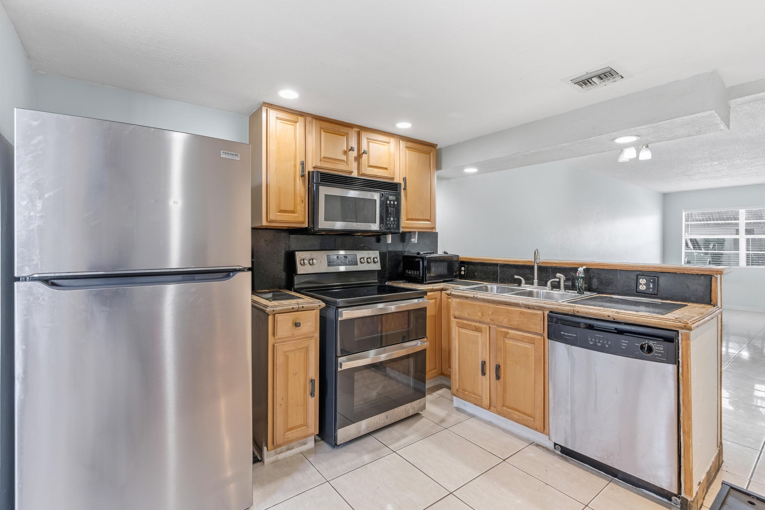 3777 NW 78th Avenue 1b, Davie, FL 33024 — photo 9 of 23