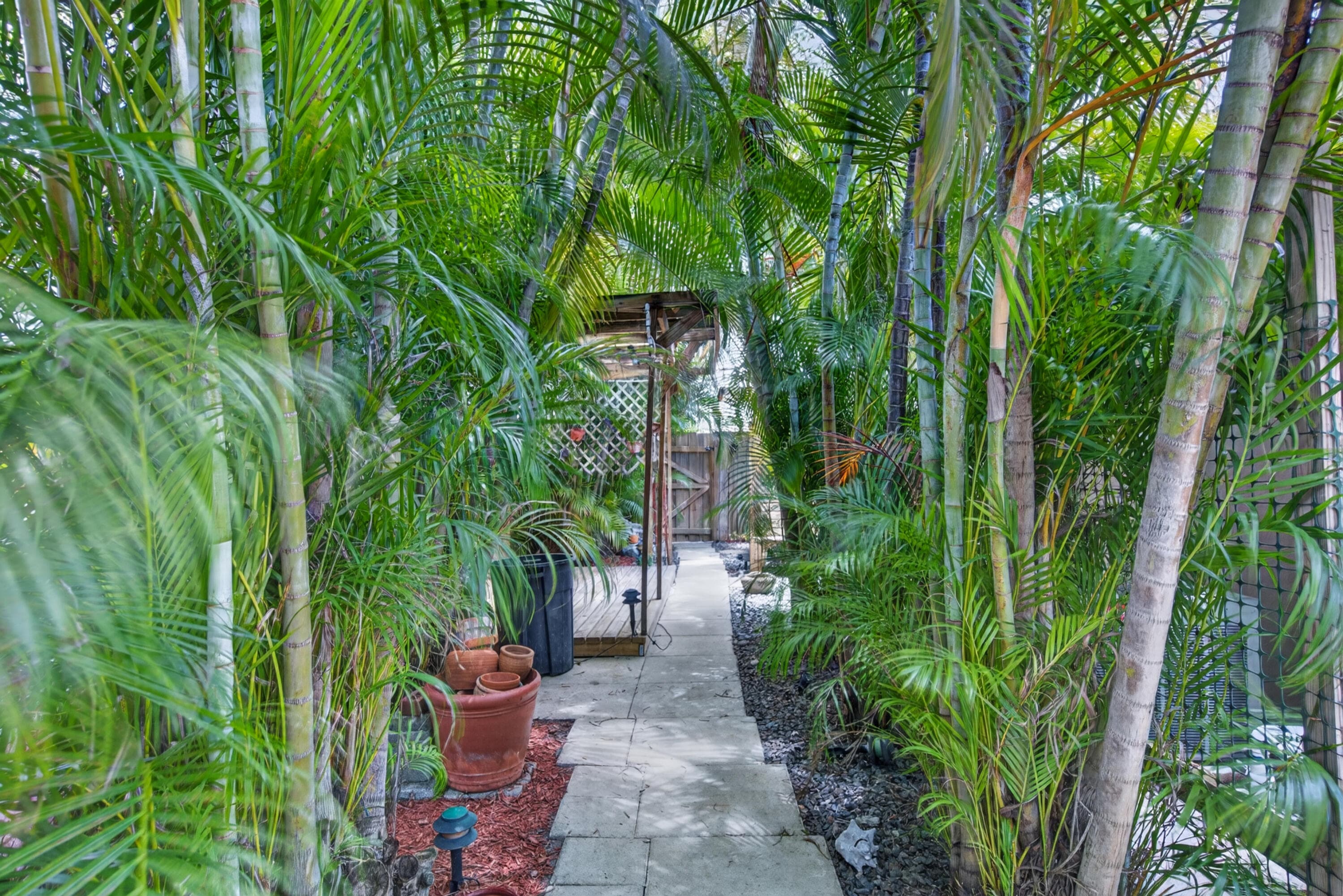 1540 NE 40th Street, Oakland Park, FL 33334 — photo 38 of 48