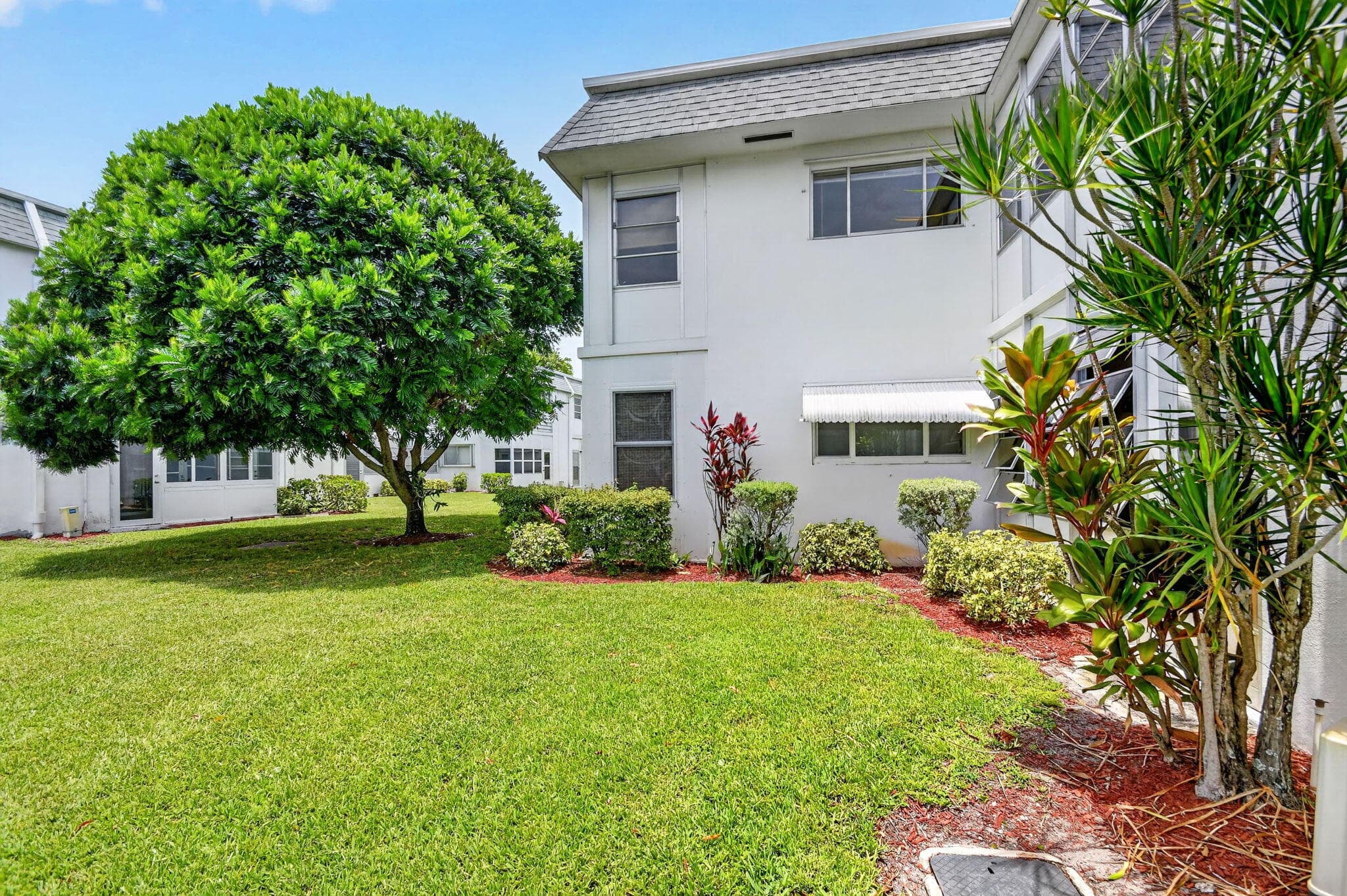 3240 Lake Osborne Drive Apt 104, Lake Worth Beach, FL 33461 — photo 40 of 57