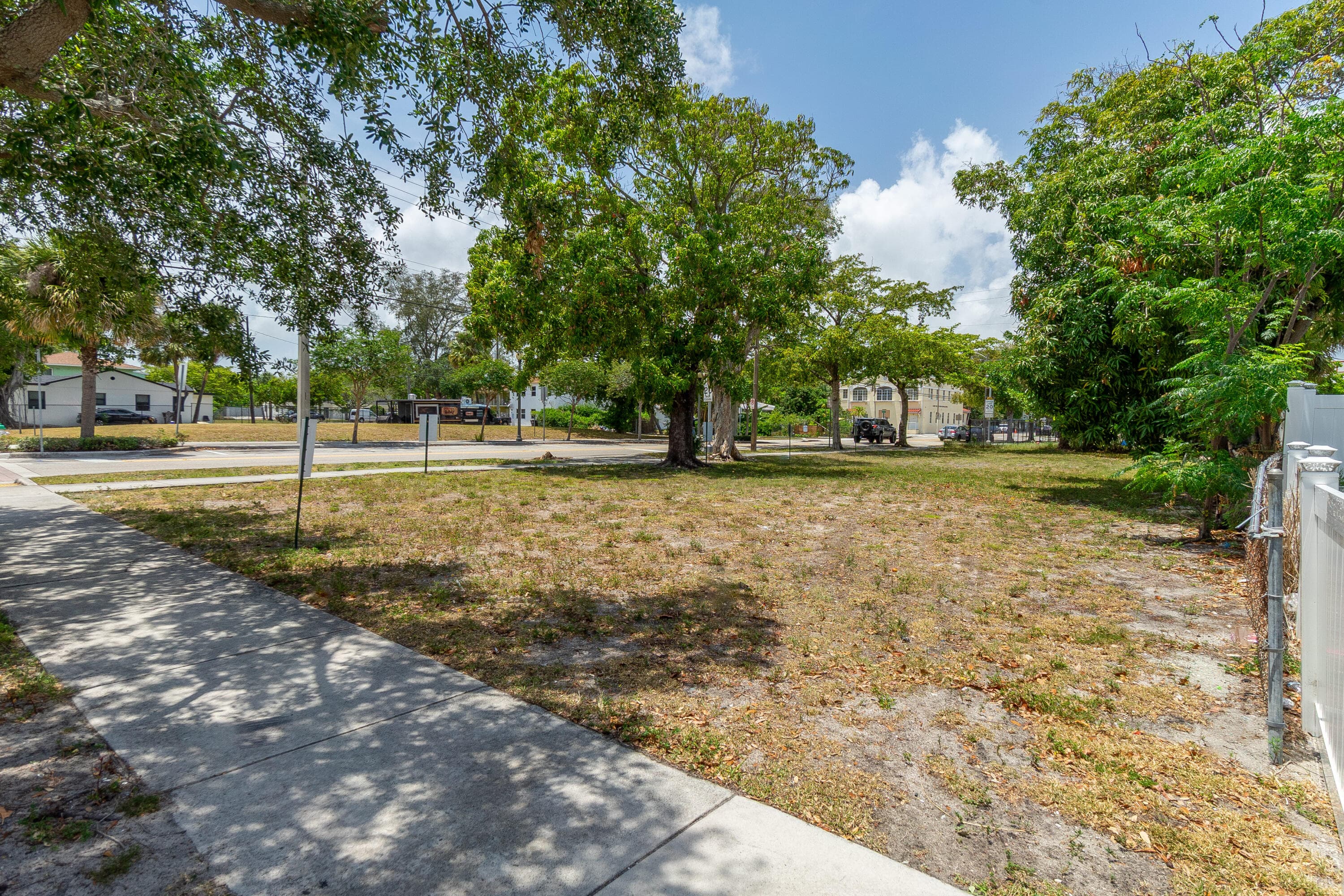 447 20th Street, West Palm Beach, FL 33407 — photo 6 of 23