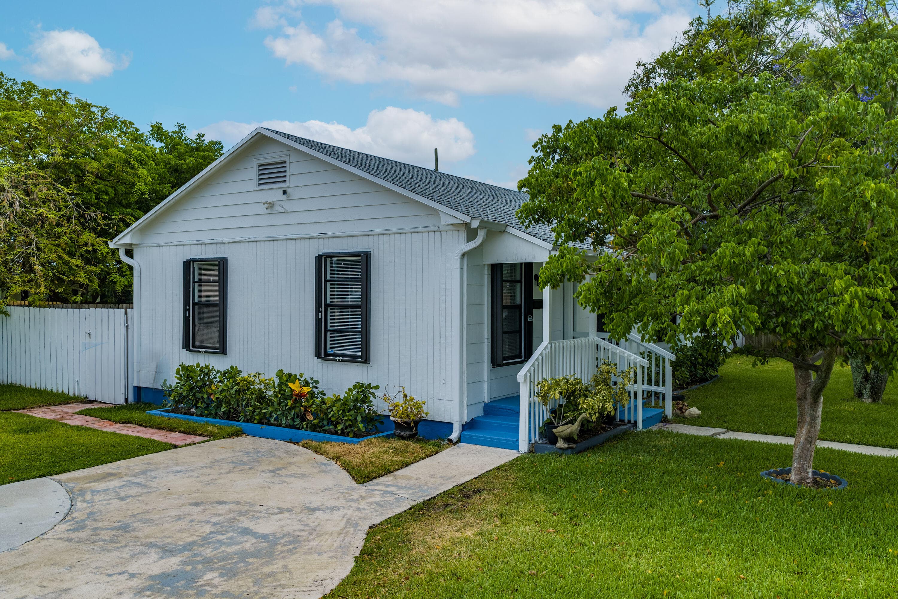 5000 Lake Avenue, West Palm Beach, FL 33405 — photo 33 of 46