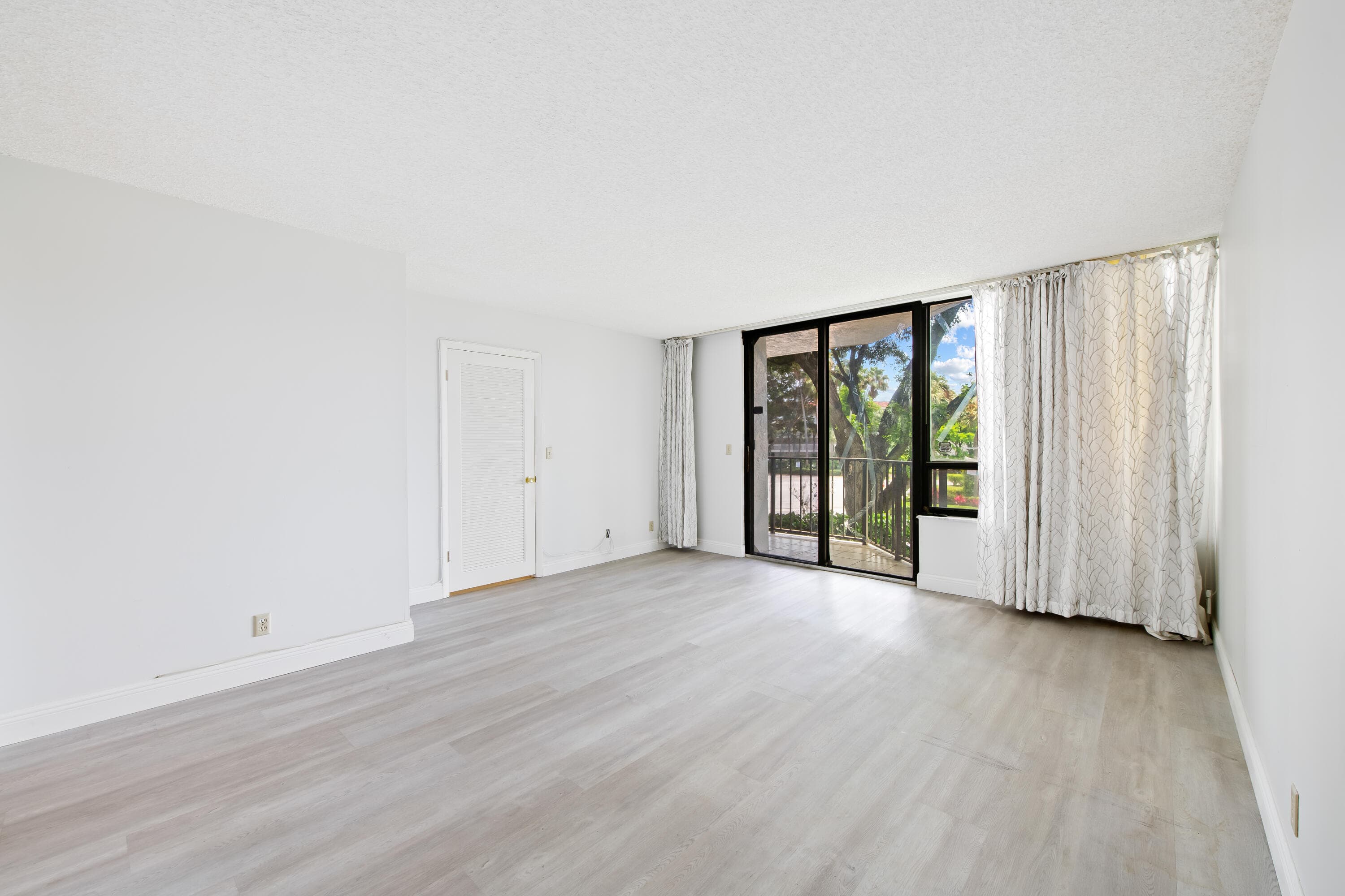 799 Jeffery Street 201, Boca Raton, FL 33487 — photo 16 of 36