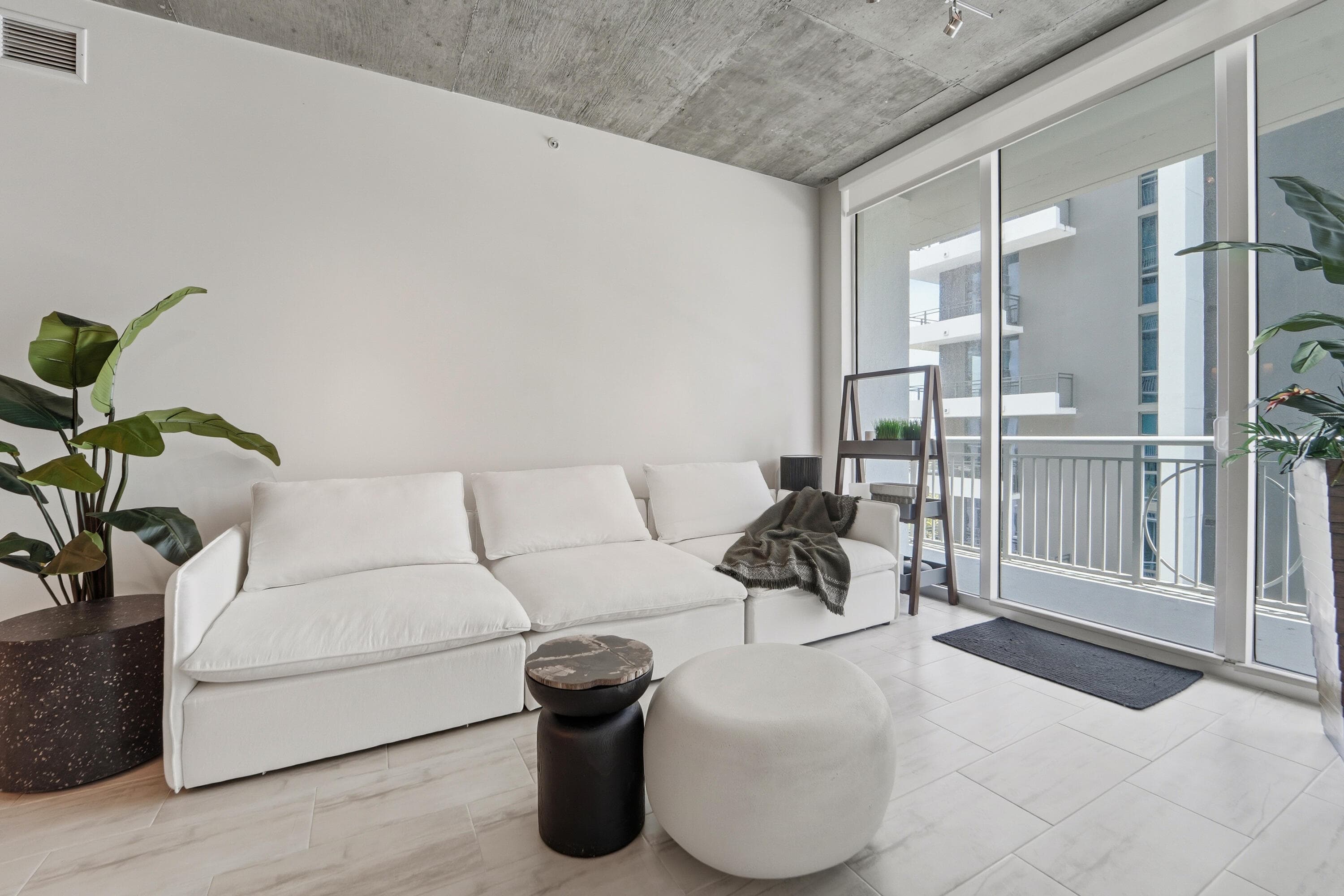 300 S Australian Avenue 919, West Palm Beach, FL 33401 — photo 16 of 76