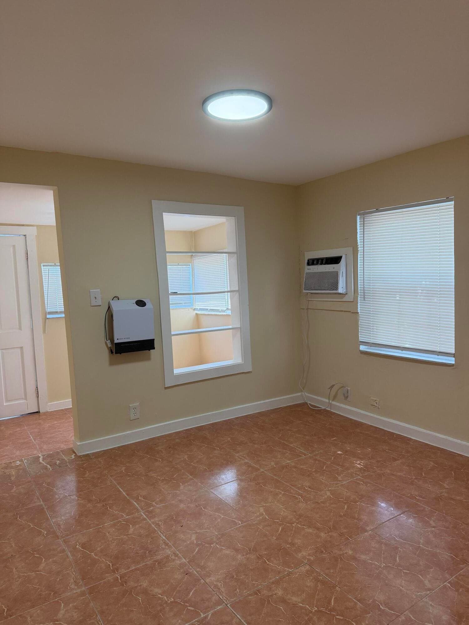 1018 Adams Street E, West Palm Beach, FL 33407 — photo 3 of 8
