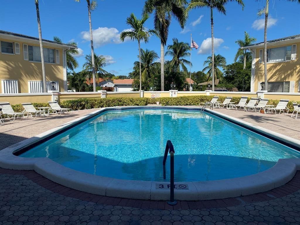 5720 NE 22nd Way 406, Fort Lauderdale, FL 33308 — photo 2 of 28