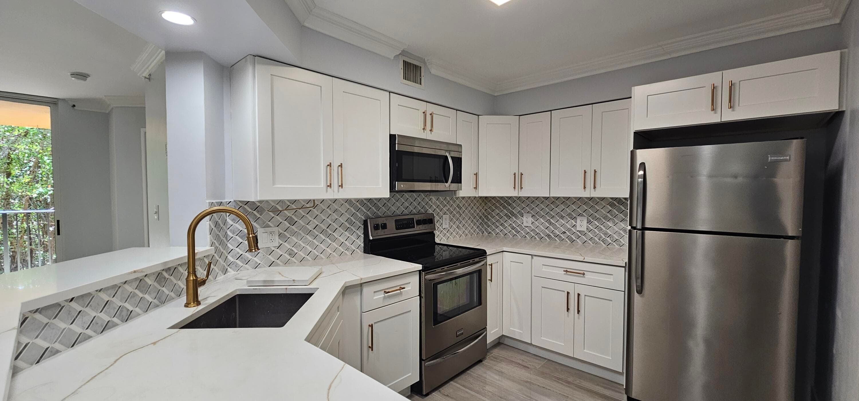 400 Scotia Drive 203, Hypoluxo, FL 33462 — photo 2 of 37