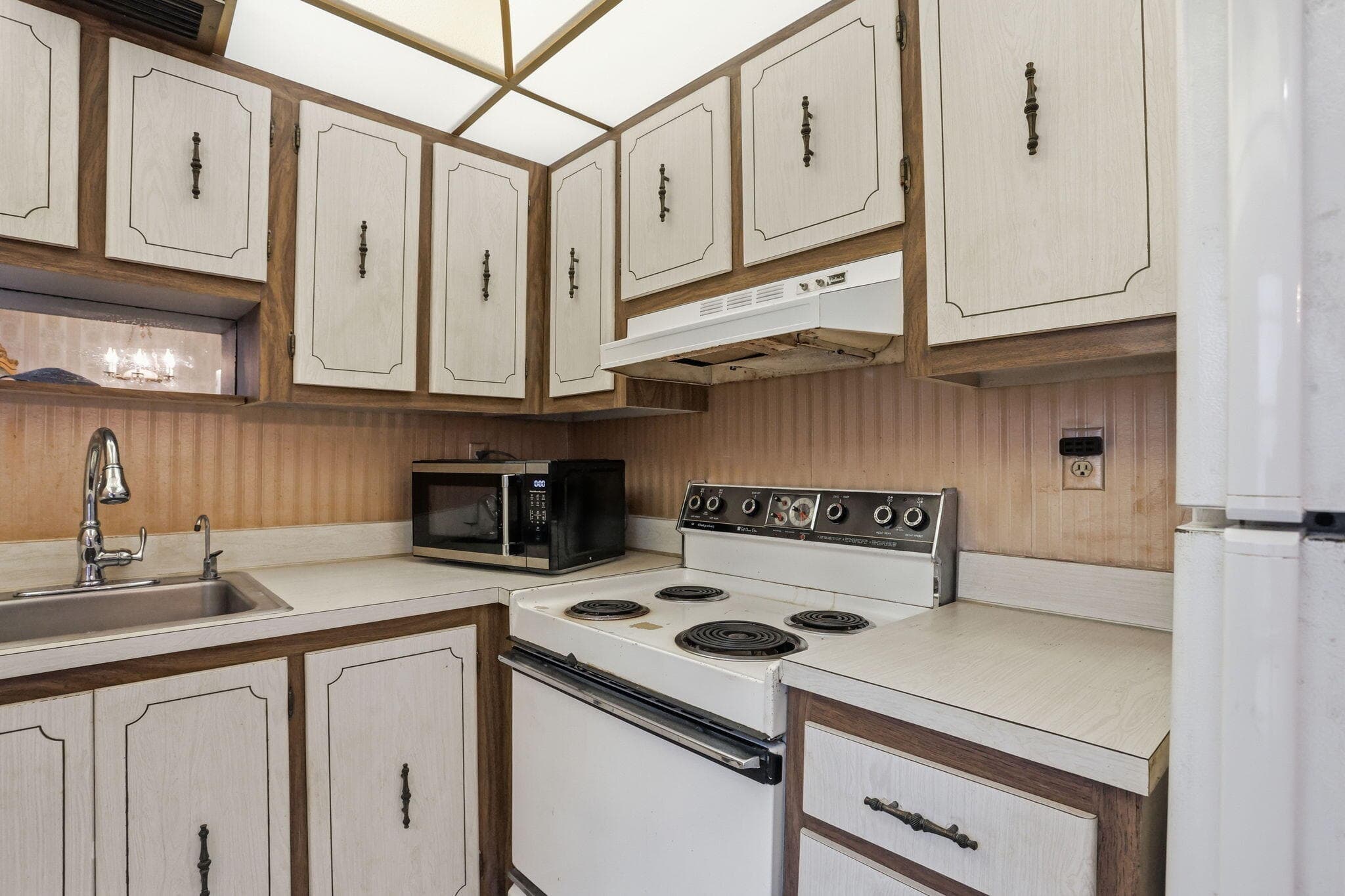 100 Flanders C, Delray Beach, FL 33484 — photo 12 of 39