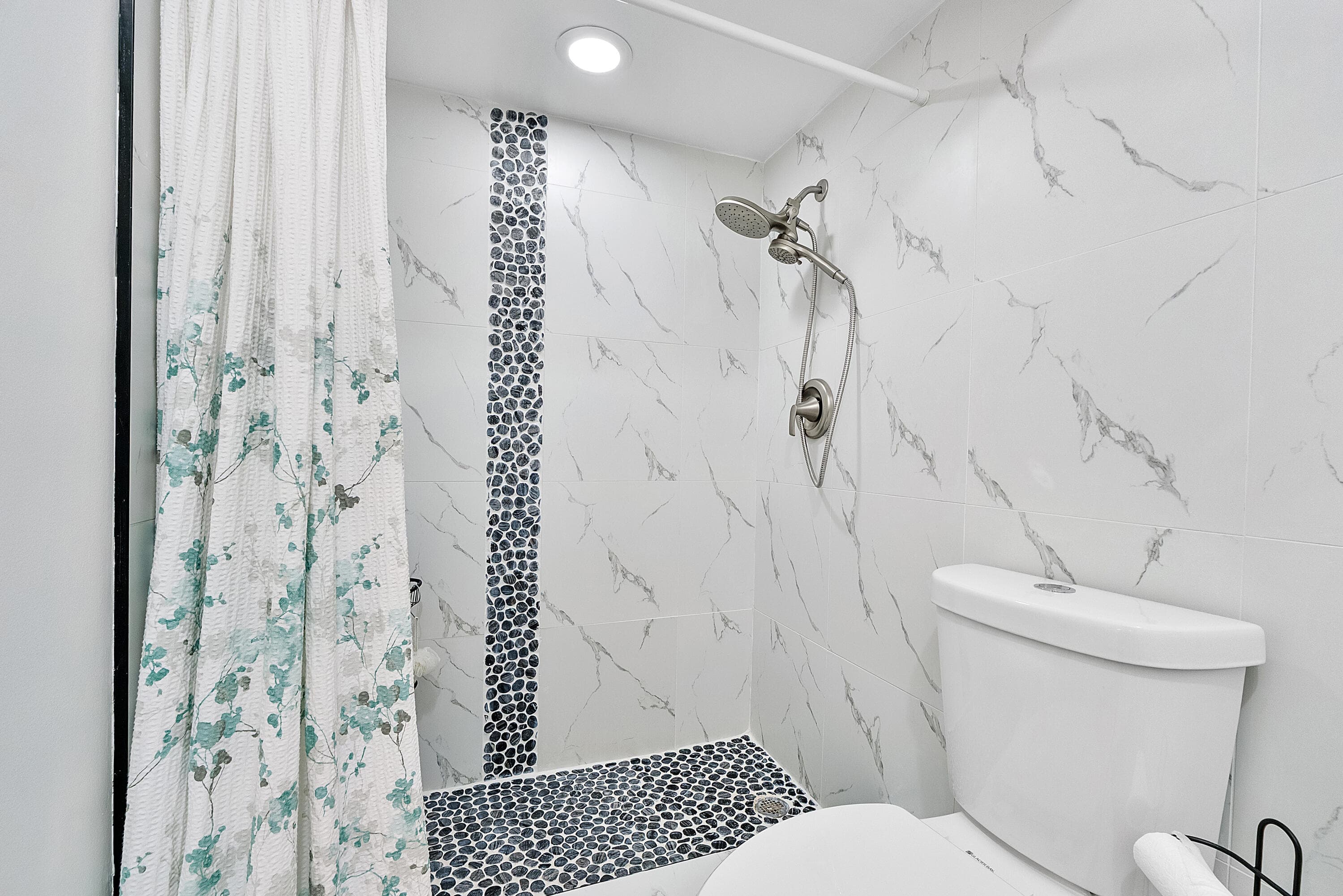 219 NE 14th Avenue 107, Hallandale Beach, FL 33009 — photo 10 of 18
