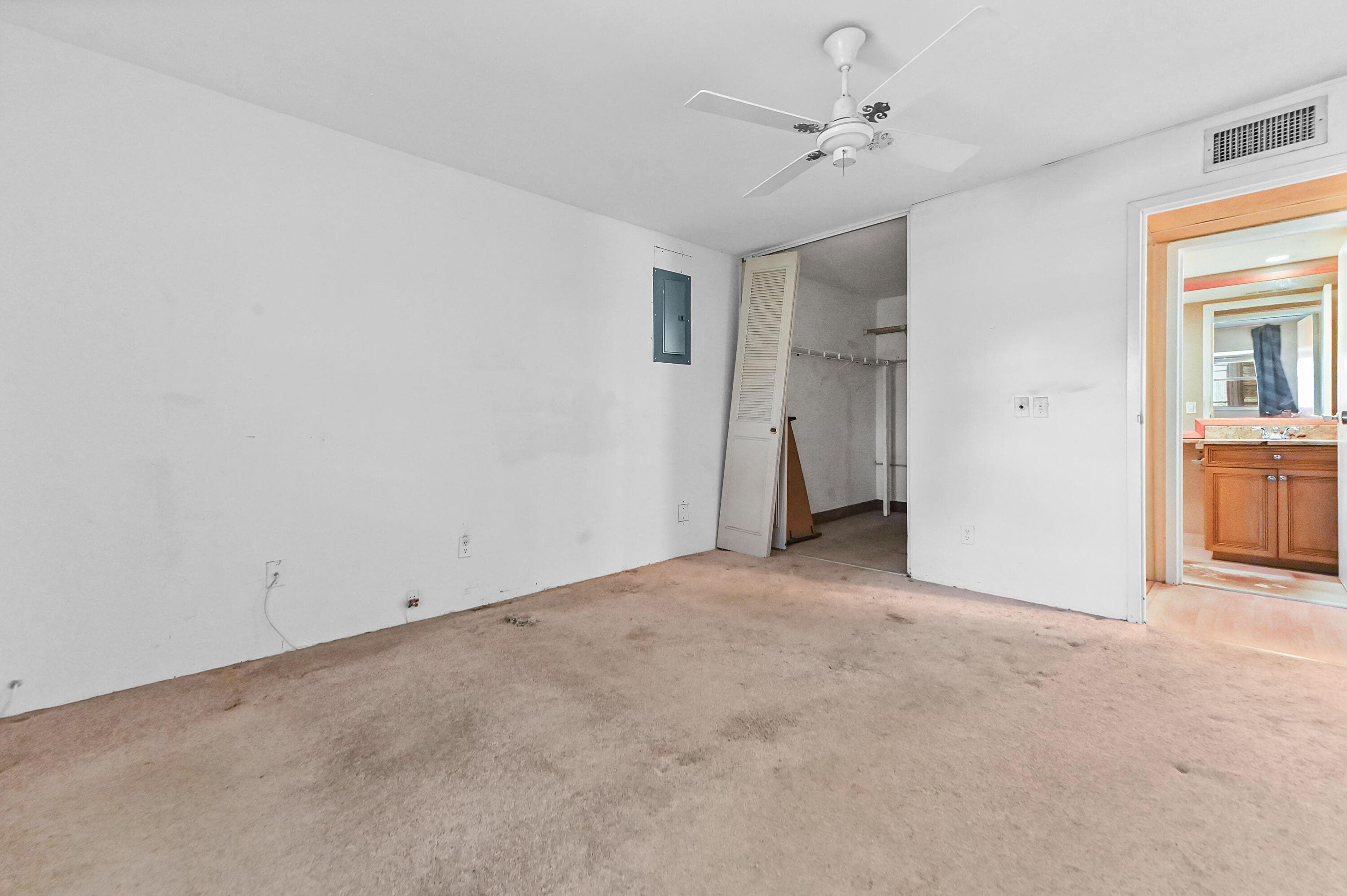 49 Seville C, Delray Beach, FL 33446 — photo 11 of 33