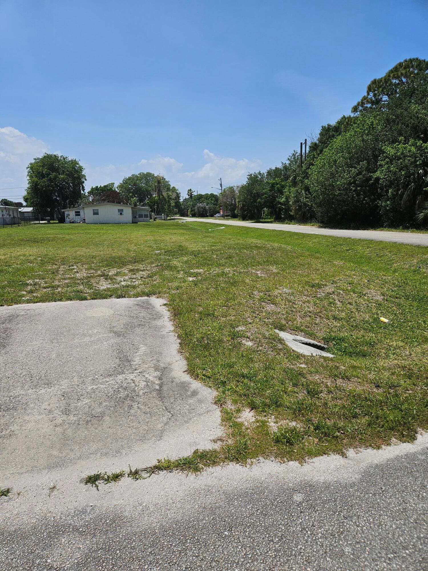 1909 N 16th Street, Fort Pierce, FL 34950 — photo 4 of 6