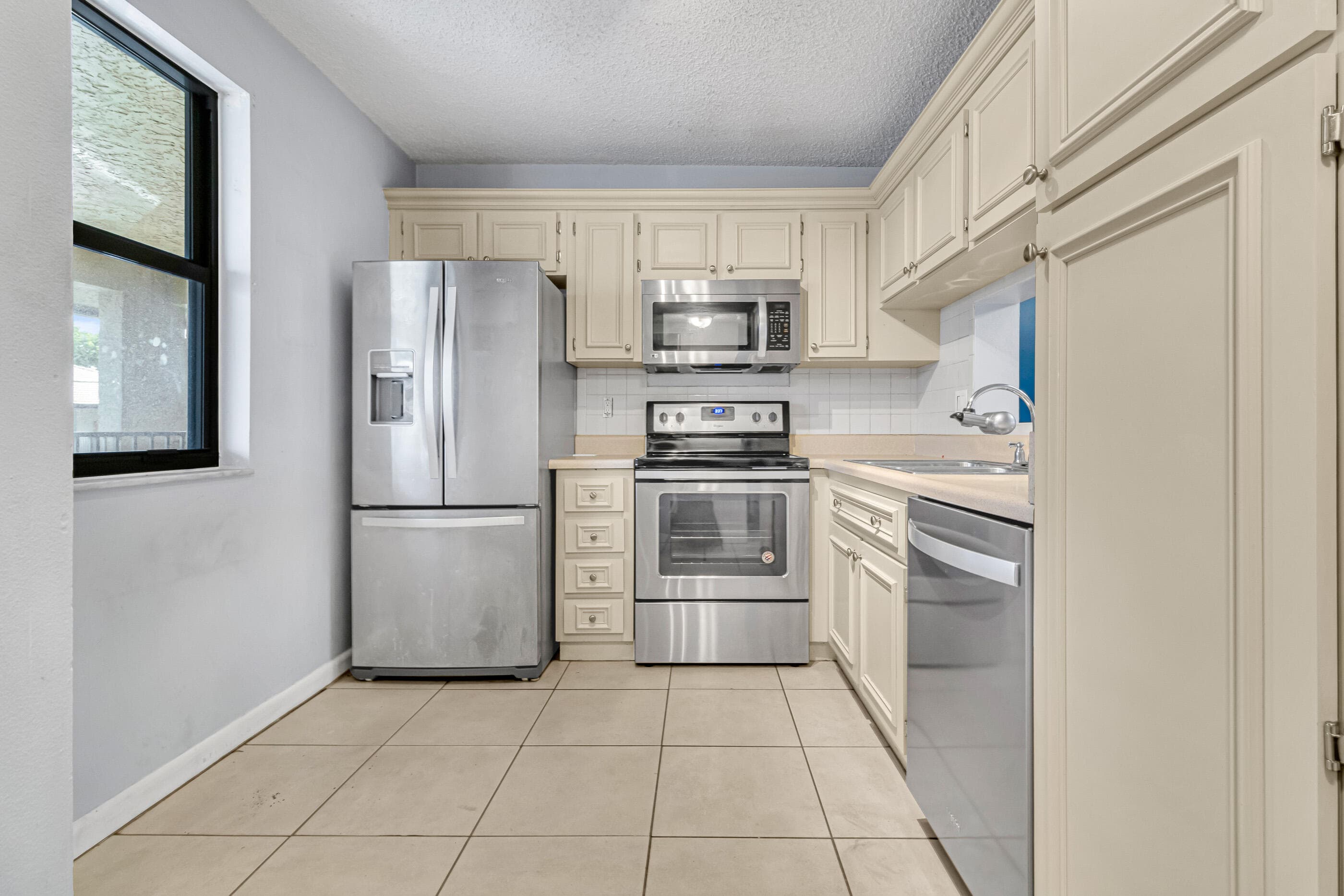 5510 Lakeside Drive 202, Margate, FL 33063 — photo 5 of 27