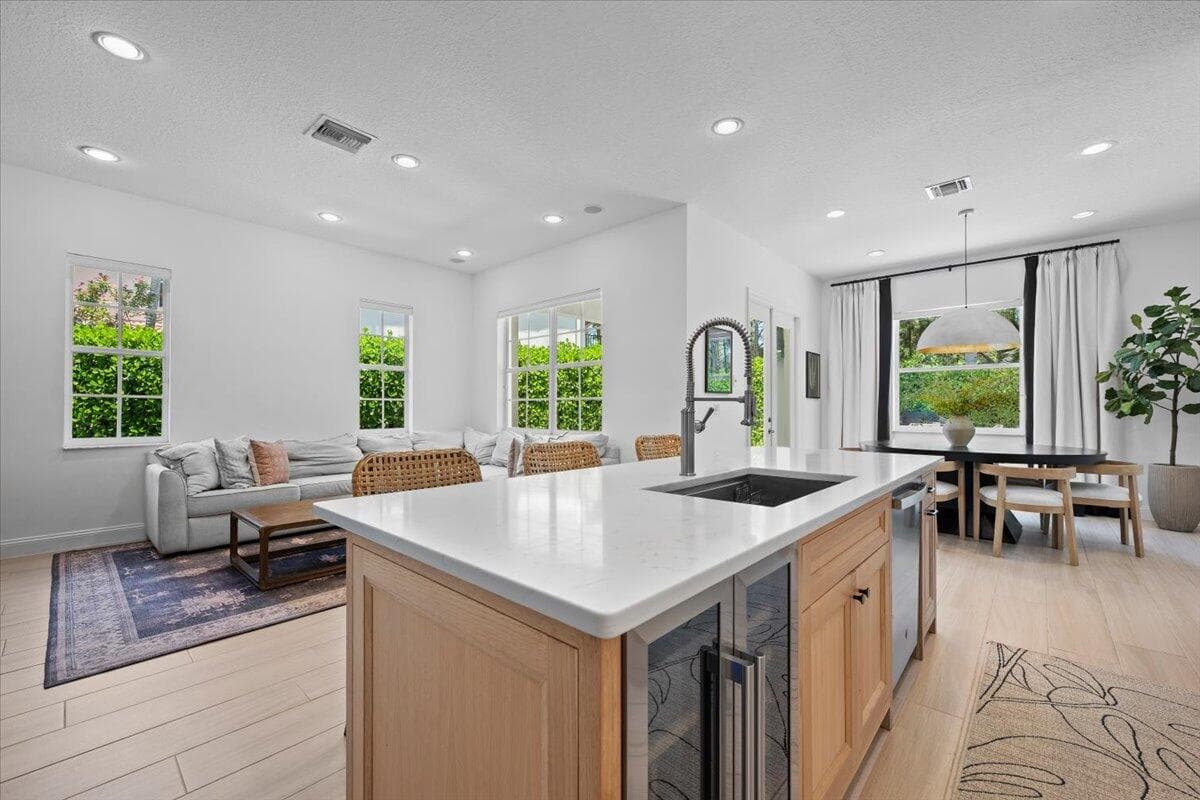 2104 Spring Court, Palm Beach Gardens, FL 33410 — photo 12 of 73