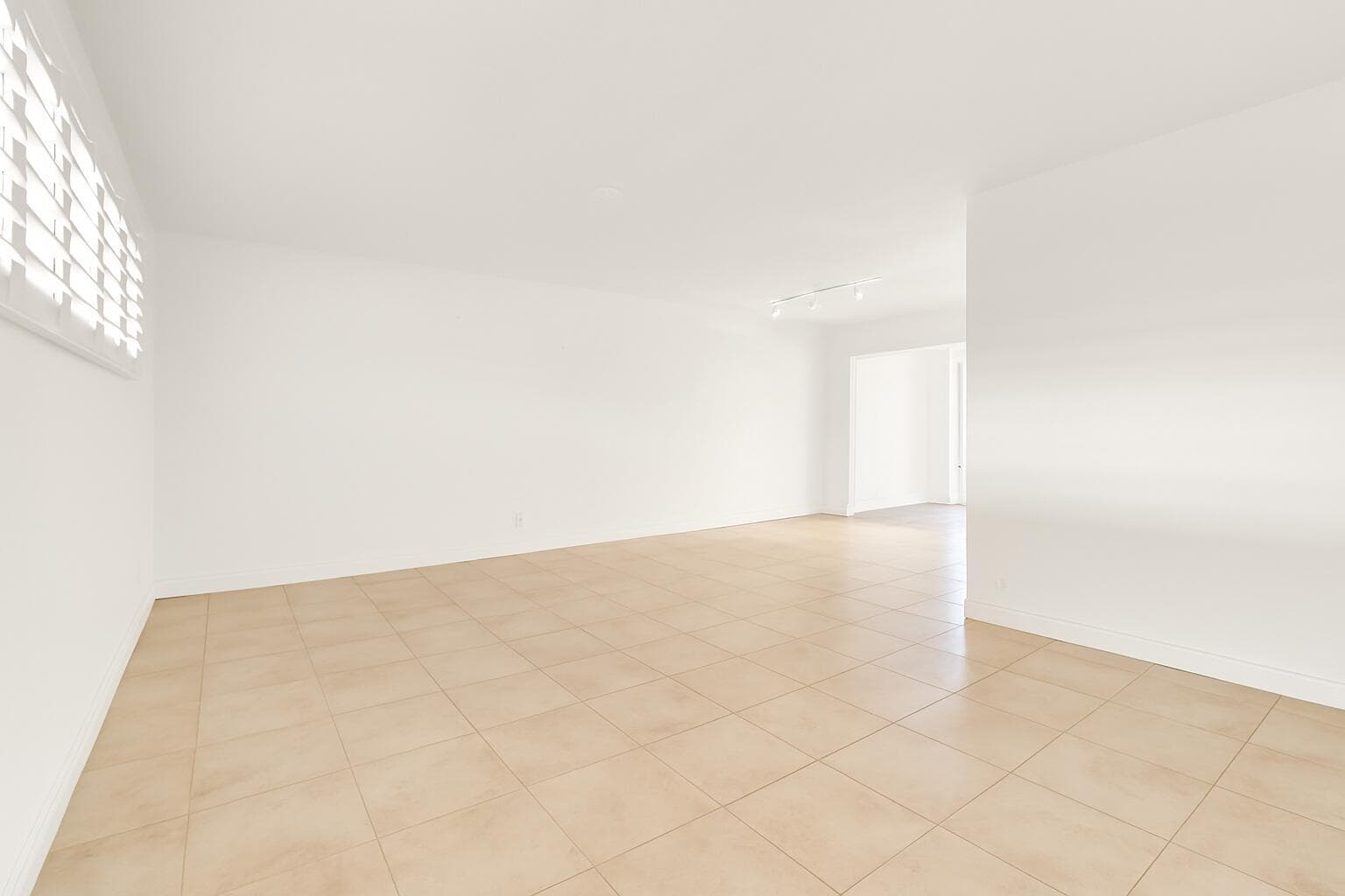 32 Colonial Club Drive 203, Boynton Beach, FL 33435 — photo 12 of 24
