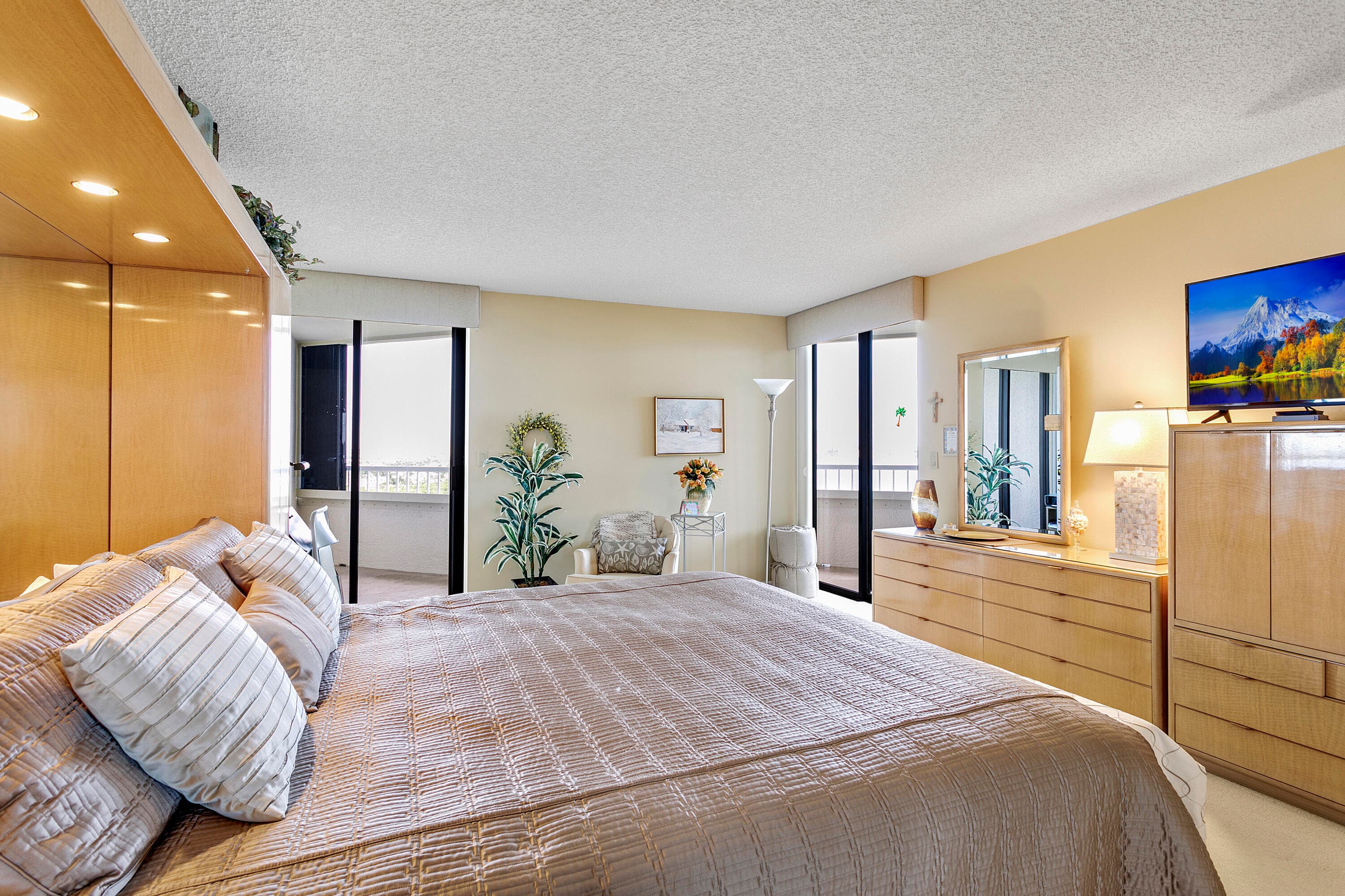 5070 N Ocean Drive 10c, Singer Island, FL 33404 — photo 6 of 68