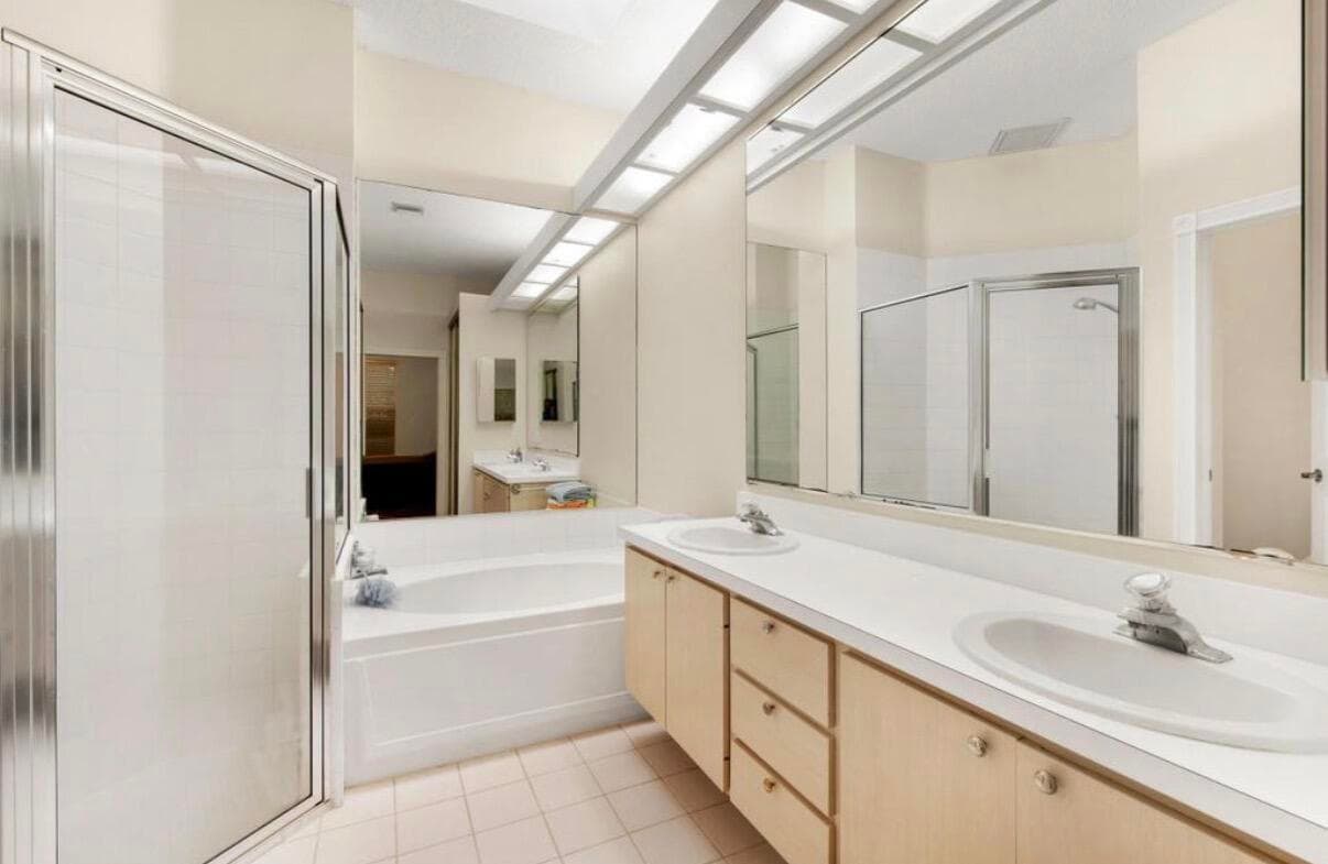 1092 Bedford Avenue, Palm Beach Gardens, FL 33403 — photo 10 of 18