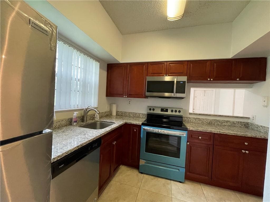 640 Cypress Club Way J12, Deerfield Beach, FL 33064 — photo 8 of 34