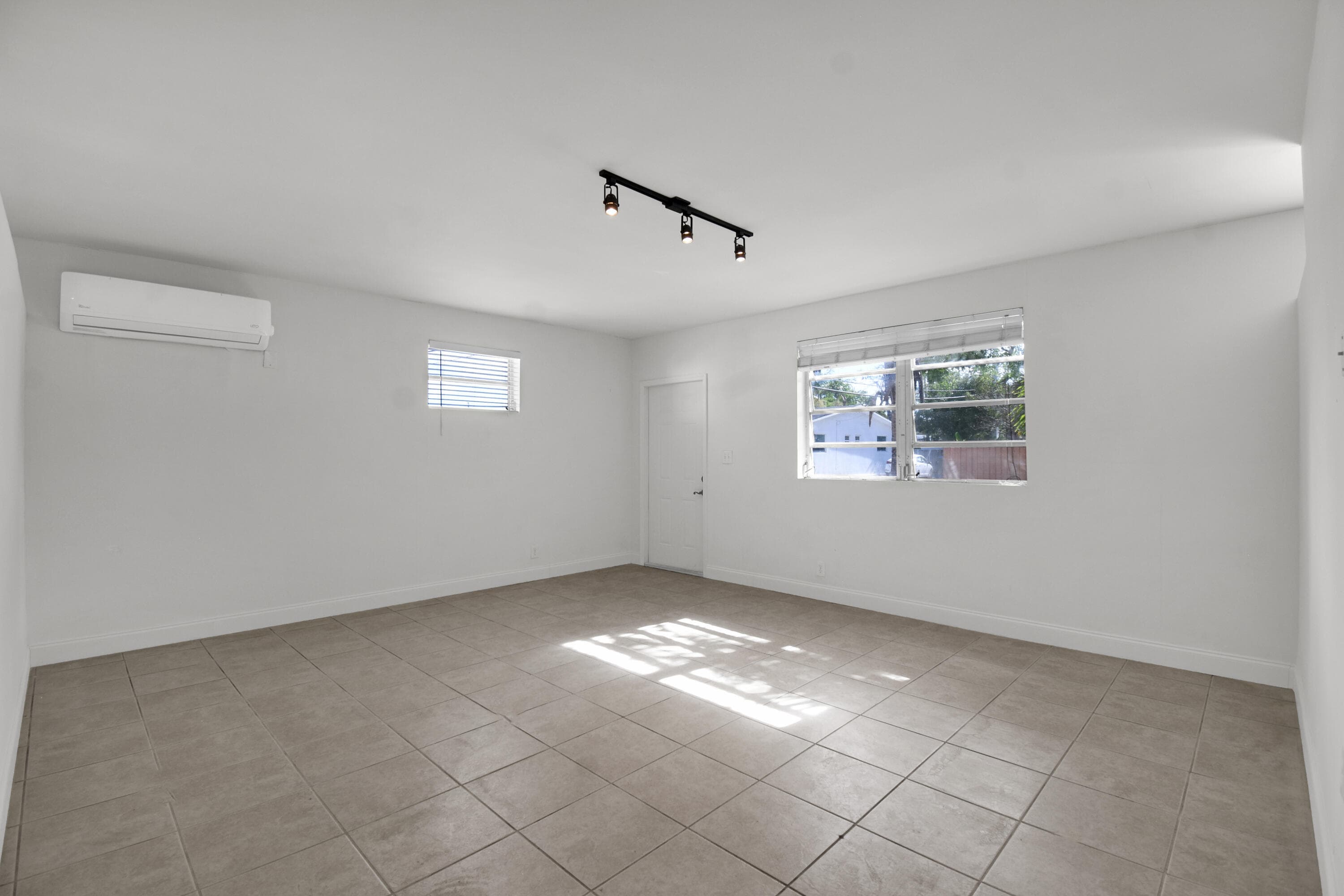 1116 S 17th Avenue, Hollywood, FL 33020 — photo 7 of 56