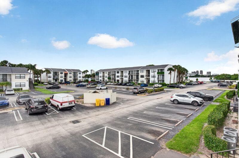738 Executive Center Drive 21, West Palm Beach, FL 33401 — photo 16 of 32