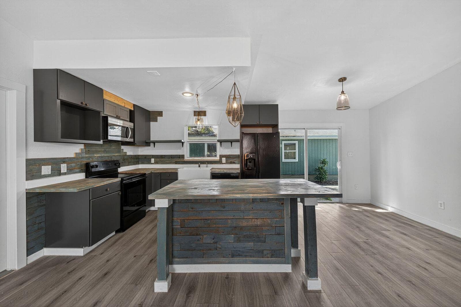 117 NE 8th Street, Pompano Beach, FL 33060 — photo 12 of 31