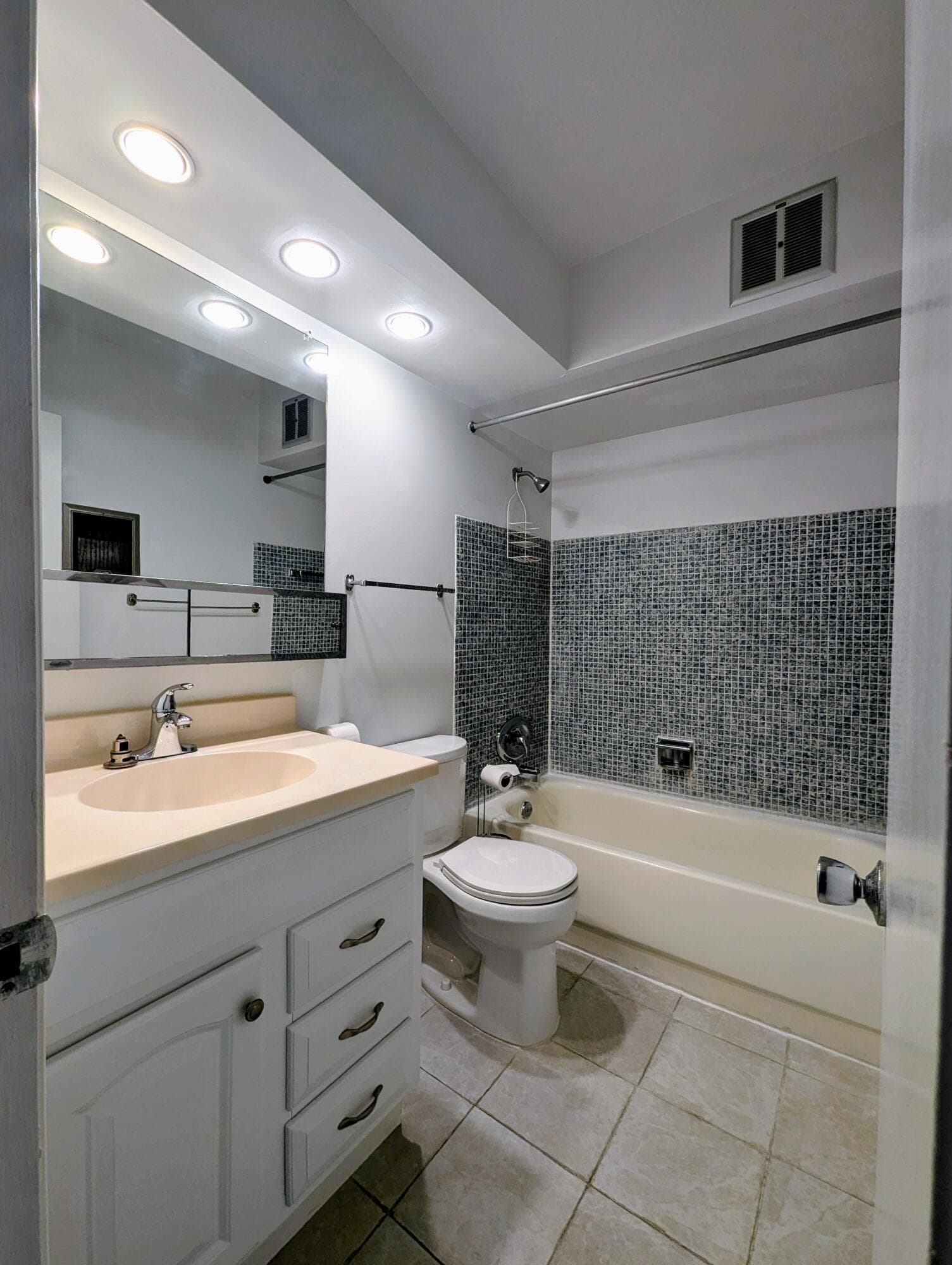 131 Doolen Court 303, North Palm Beach, FL 33408 — photo 7 of 11