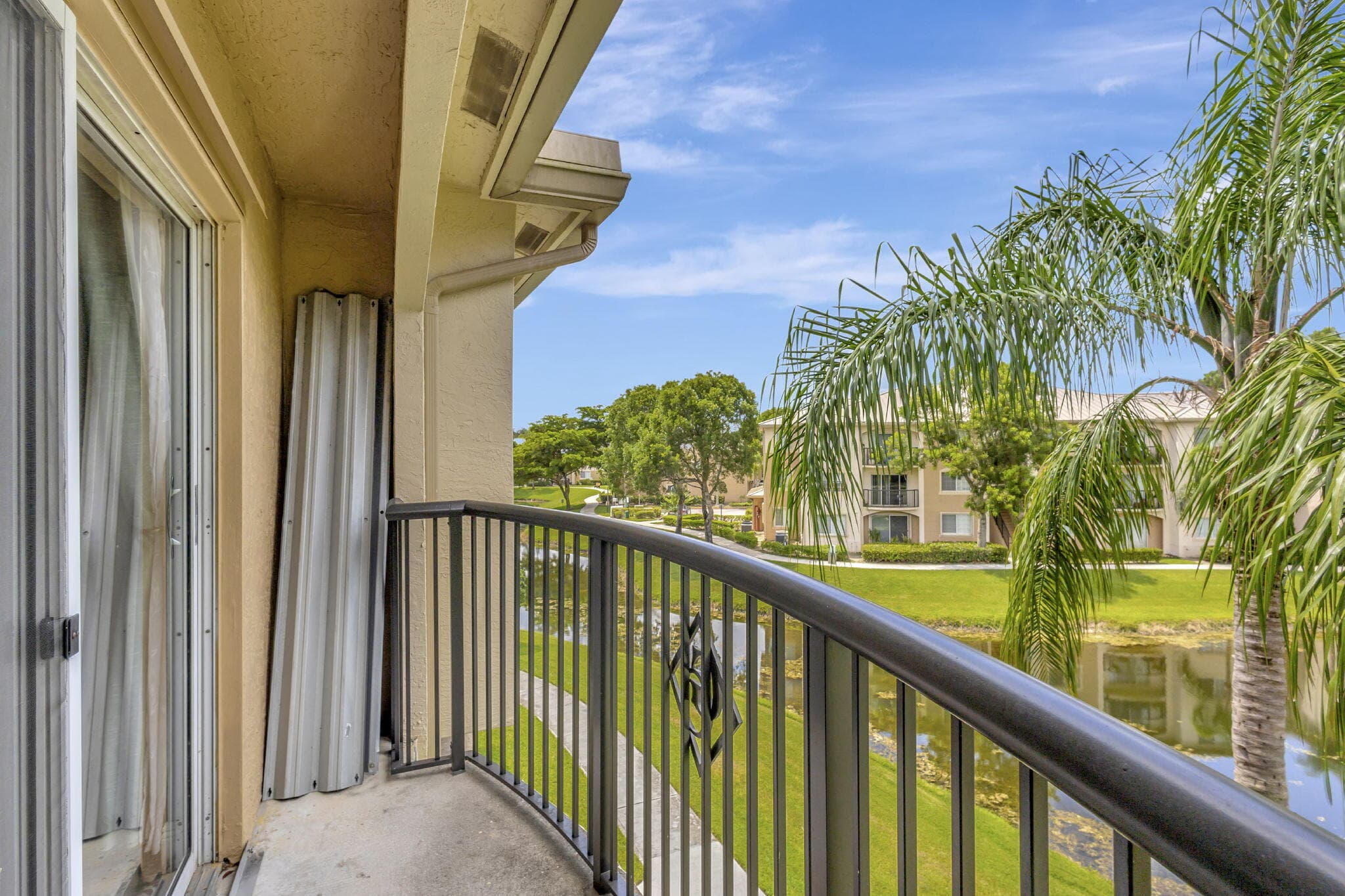 600 N Crestwood Ct Court N 609, Royal Palm Beach, FL 33411 — photo 25 of 44