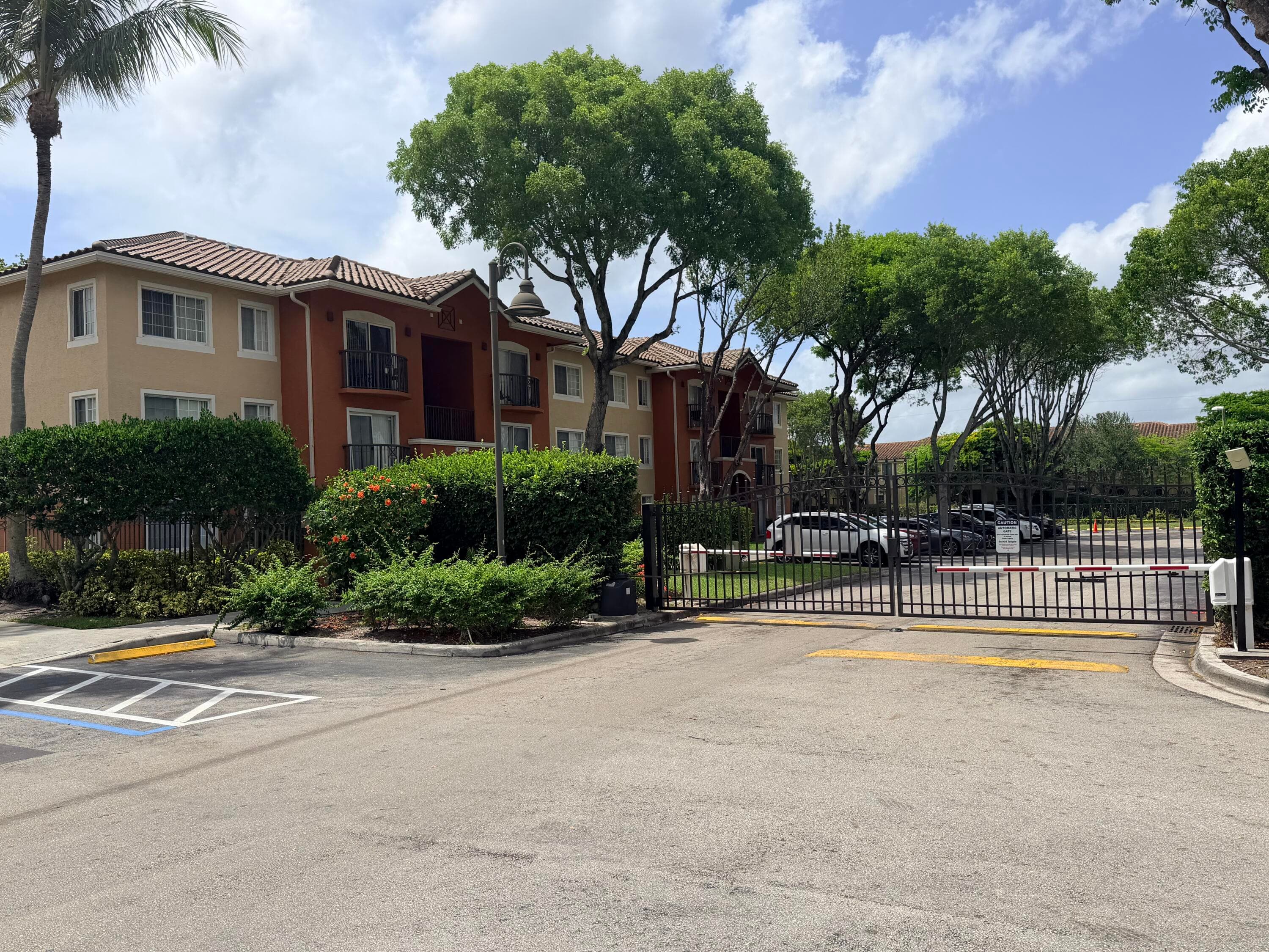 4195 Haverhill Road 305, West Palm Beach, FL 33417 — photo 4 of 18