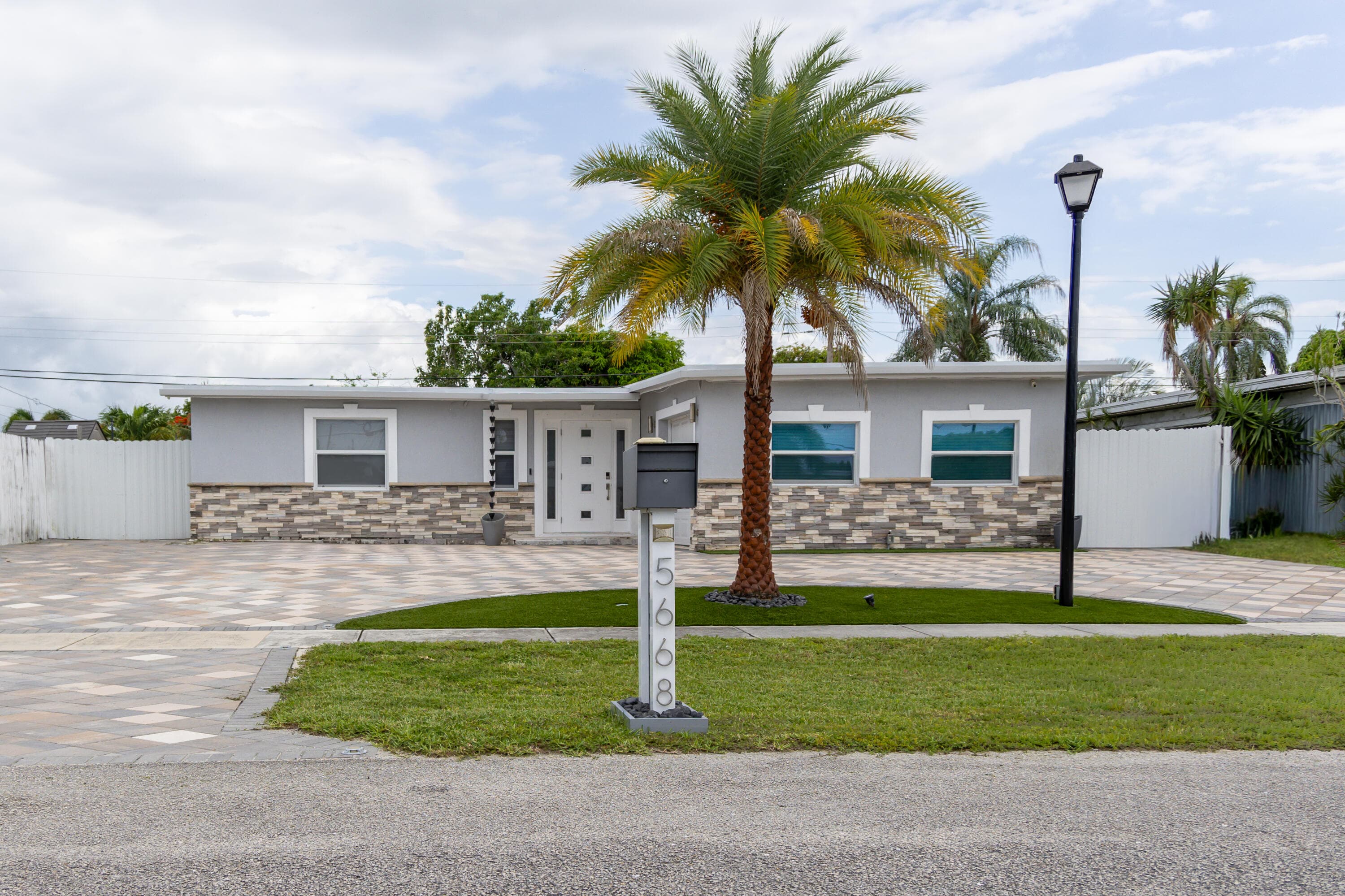 5668 Albert Road, West Palm Beach, FL 33415 — photo 1 of 35