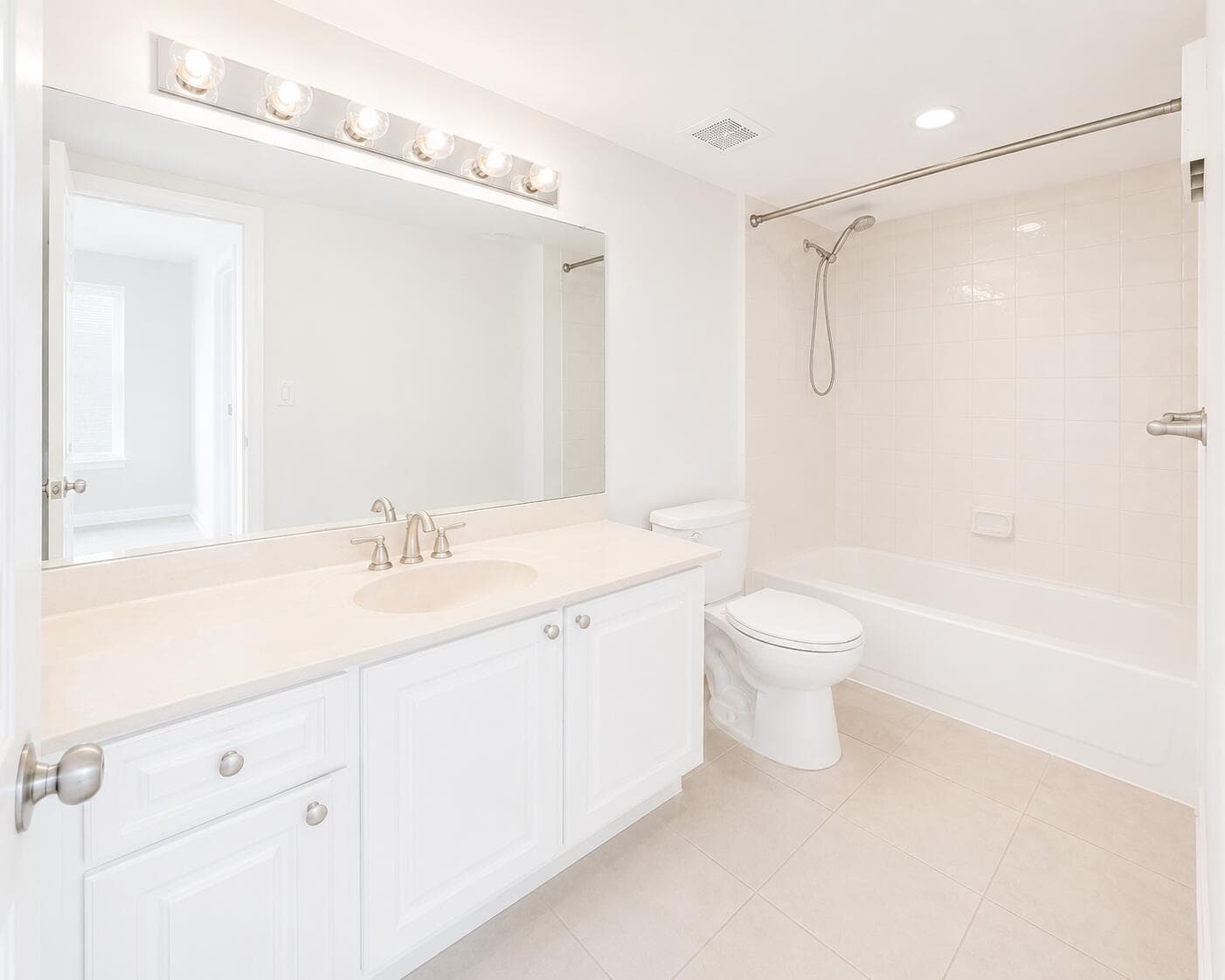 711 N Pine Island Road 204, Plantation, FL 33324 — photo 8 of 14