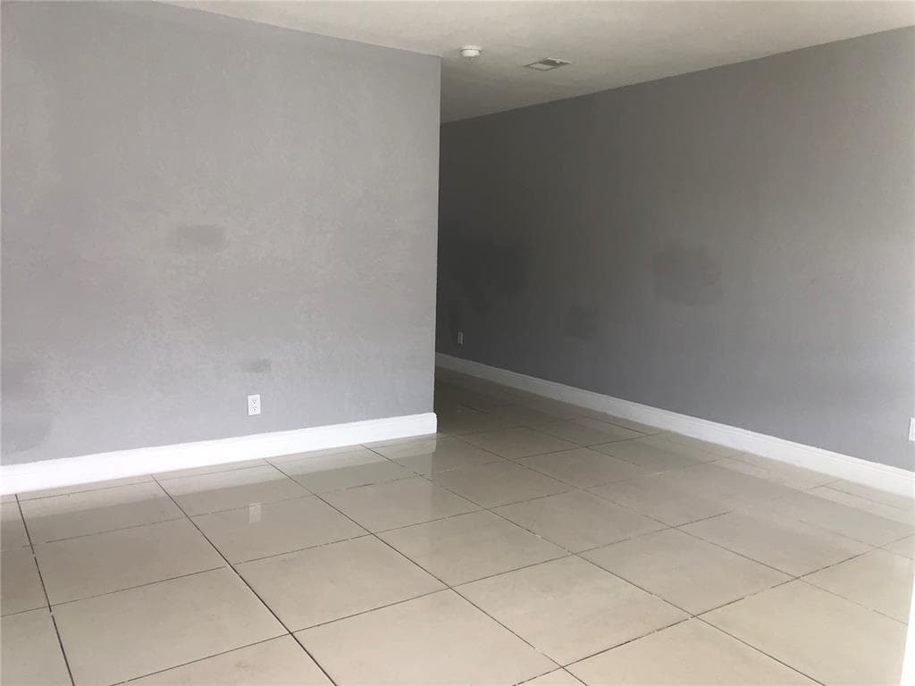 839 NW 14th Avenue 1, Fort Lauderdale, FL 33311 — photo 5 of 11