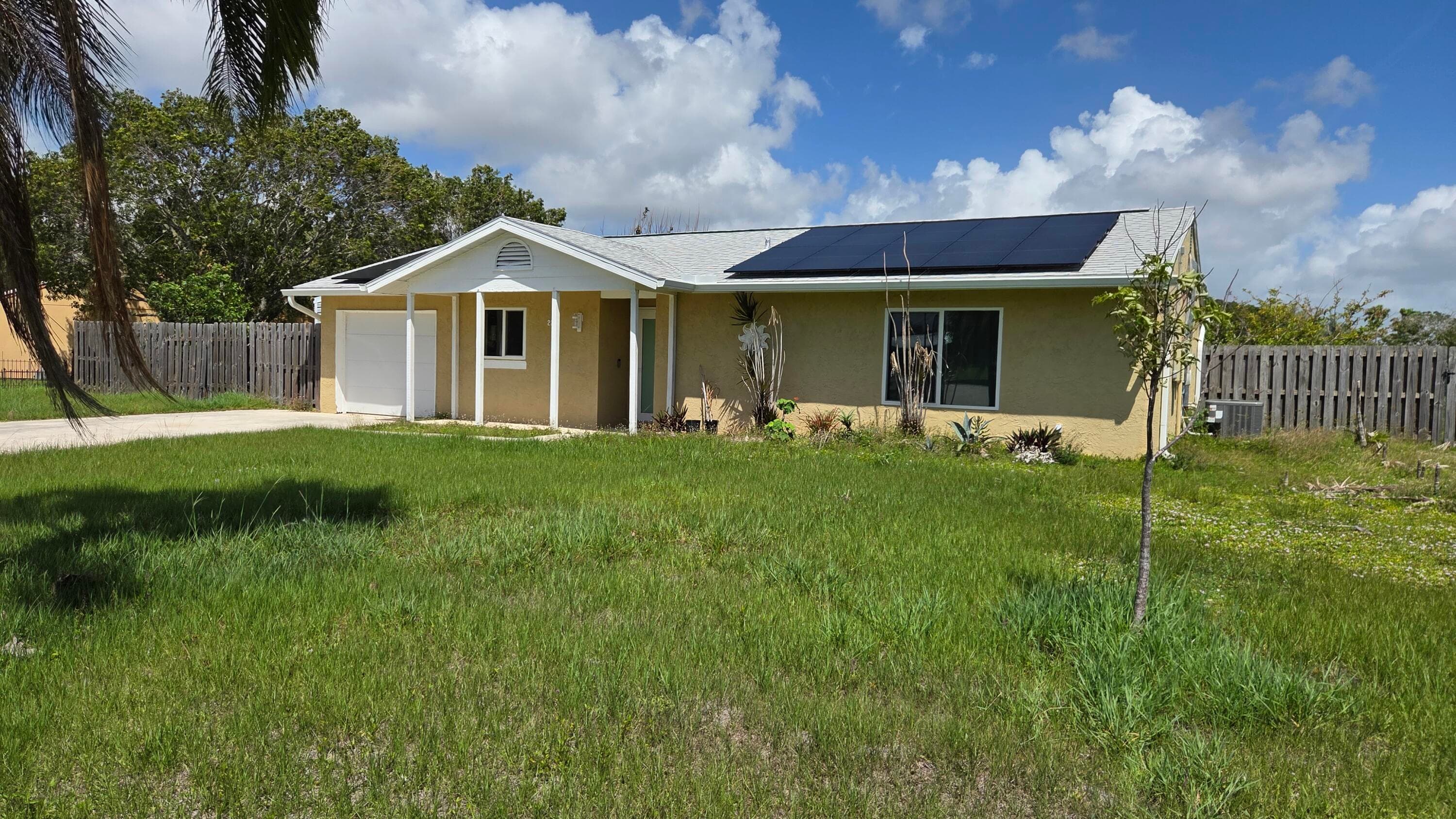 2209 SE East Dunbrooke Circle, Port St. Lucie, FL 34952 — photo 1 of 19