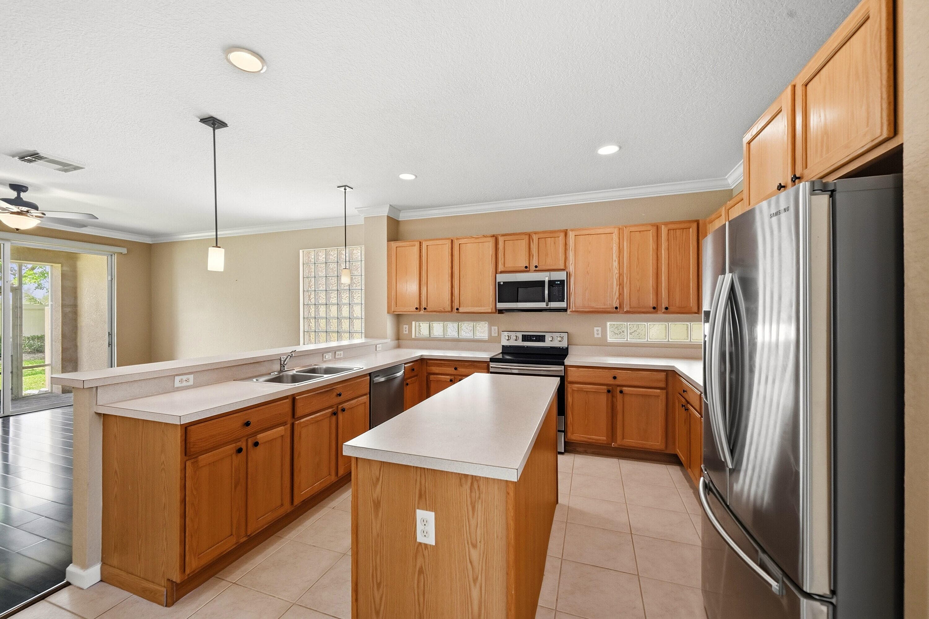 421 Gazetta Way, West Palm Beach, FL 33413 — photo 27 of 67