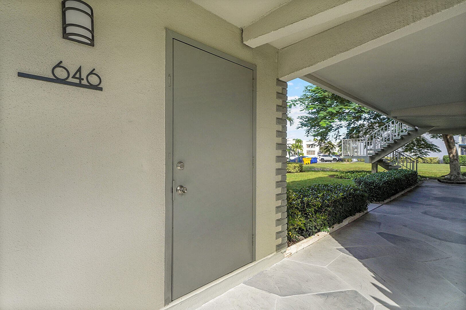 646 Flanders N, Delray Beach, FL 33484 — photo 1 of 28