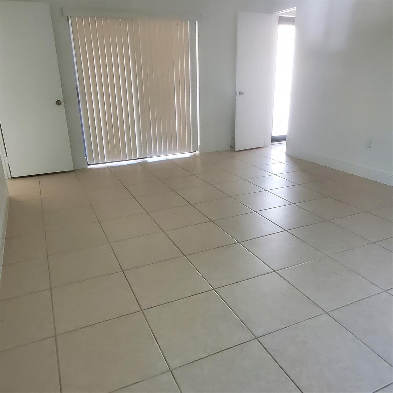 1421 NW 114th Avenue, Pembroke Pines, FL 33026 — photo 10 of 25