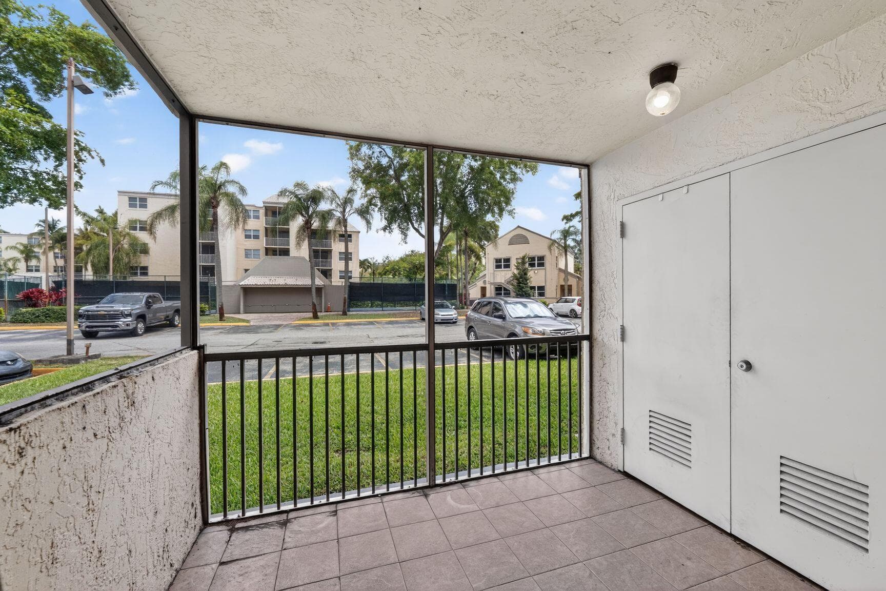 8373 Lake Drive 101, Doral, FL 33166 — photo 6 of 12