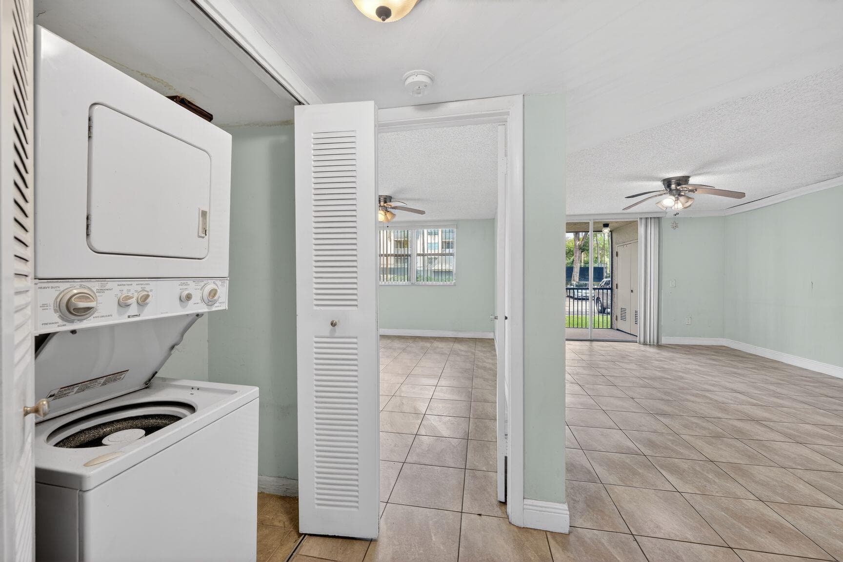 8373 Lake Drive 101, Doral, FL 33166 — photo 7 of 12