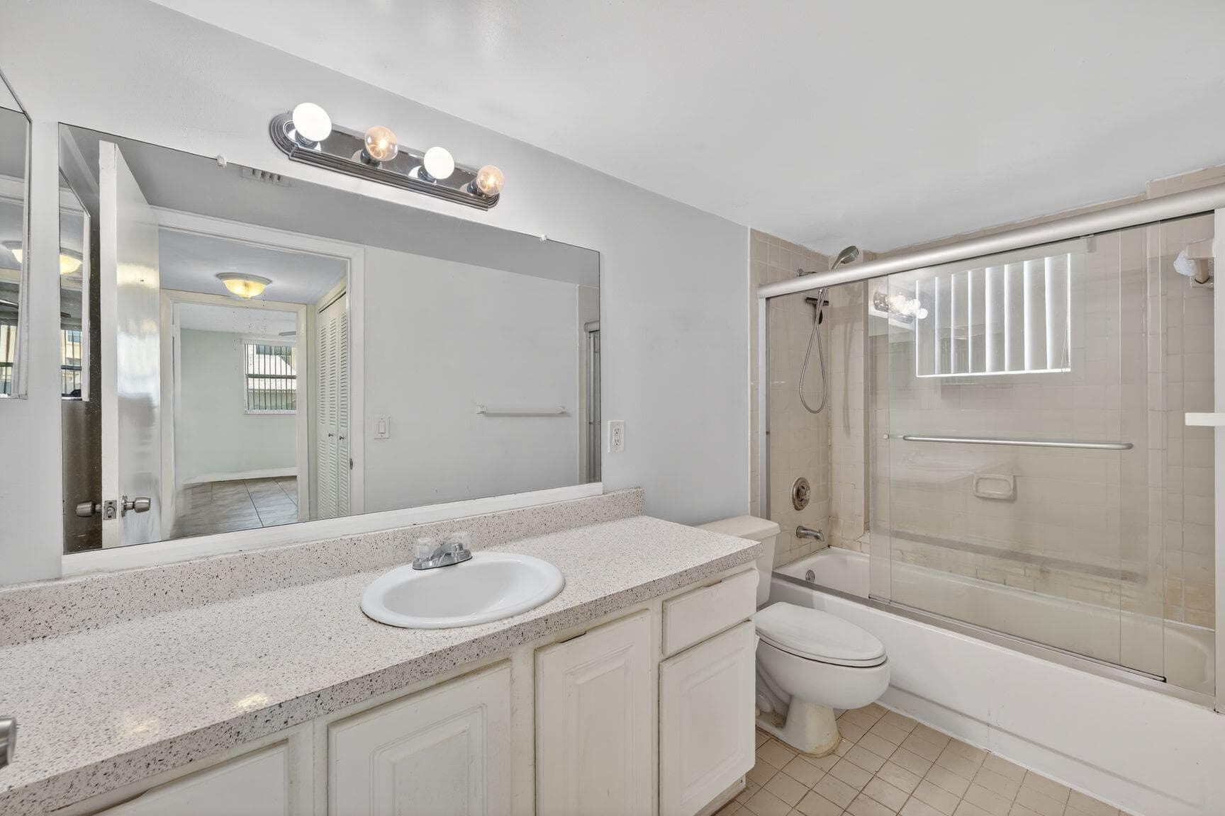 8373 Lake Drive 101, Doral, FL 33166 — photo 8 of 12