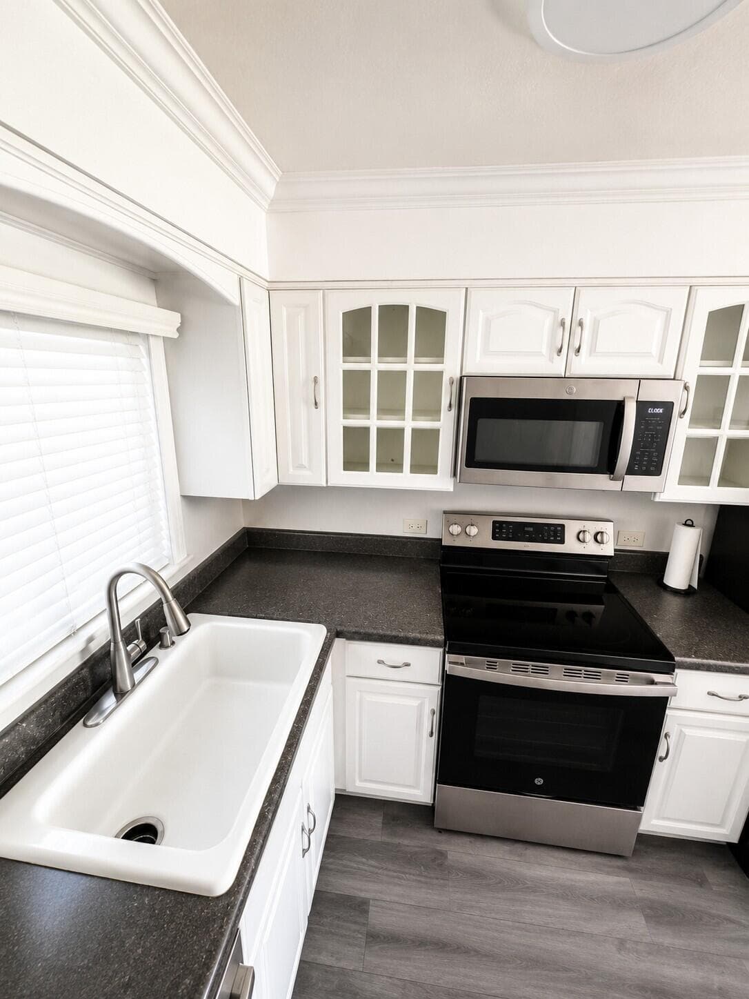 510 Lake Shore Drive 20, Lake Park, FL 33403 — photo 2 of 8