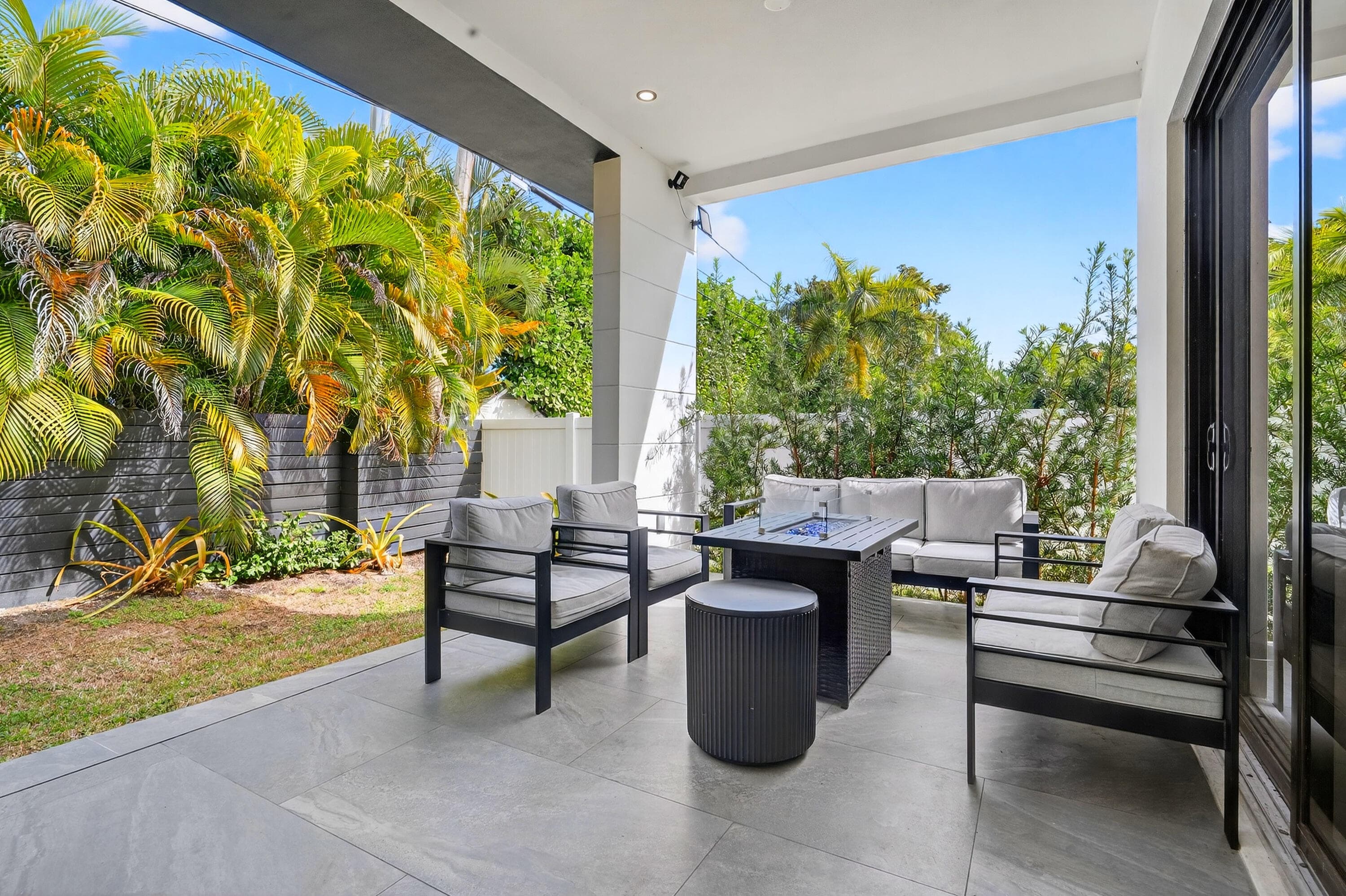 913 NE 15th Street, Fort Lauderdale, FL 33304 — photo 35 of 45