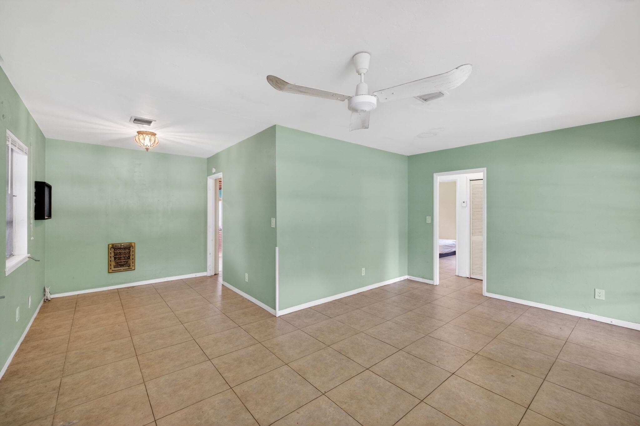 841 SW 18th Court, Fort Lauderdale, FL 33315 — photo 8 of 48