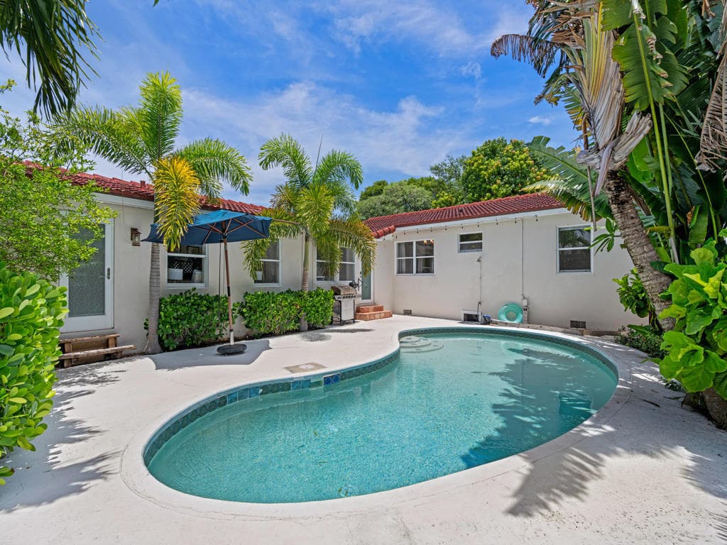 1615 N Lakeside Drive, Lake Worth Beach, FL 33460 — photo 23 of 25