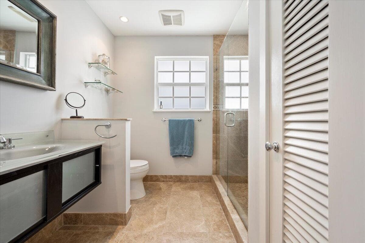 2201 N Lakeside Drive, Lake Worth Beach, FL 33460 — photo 13 of 29
