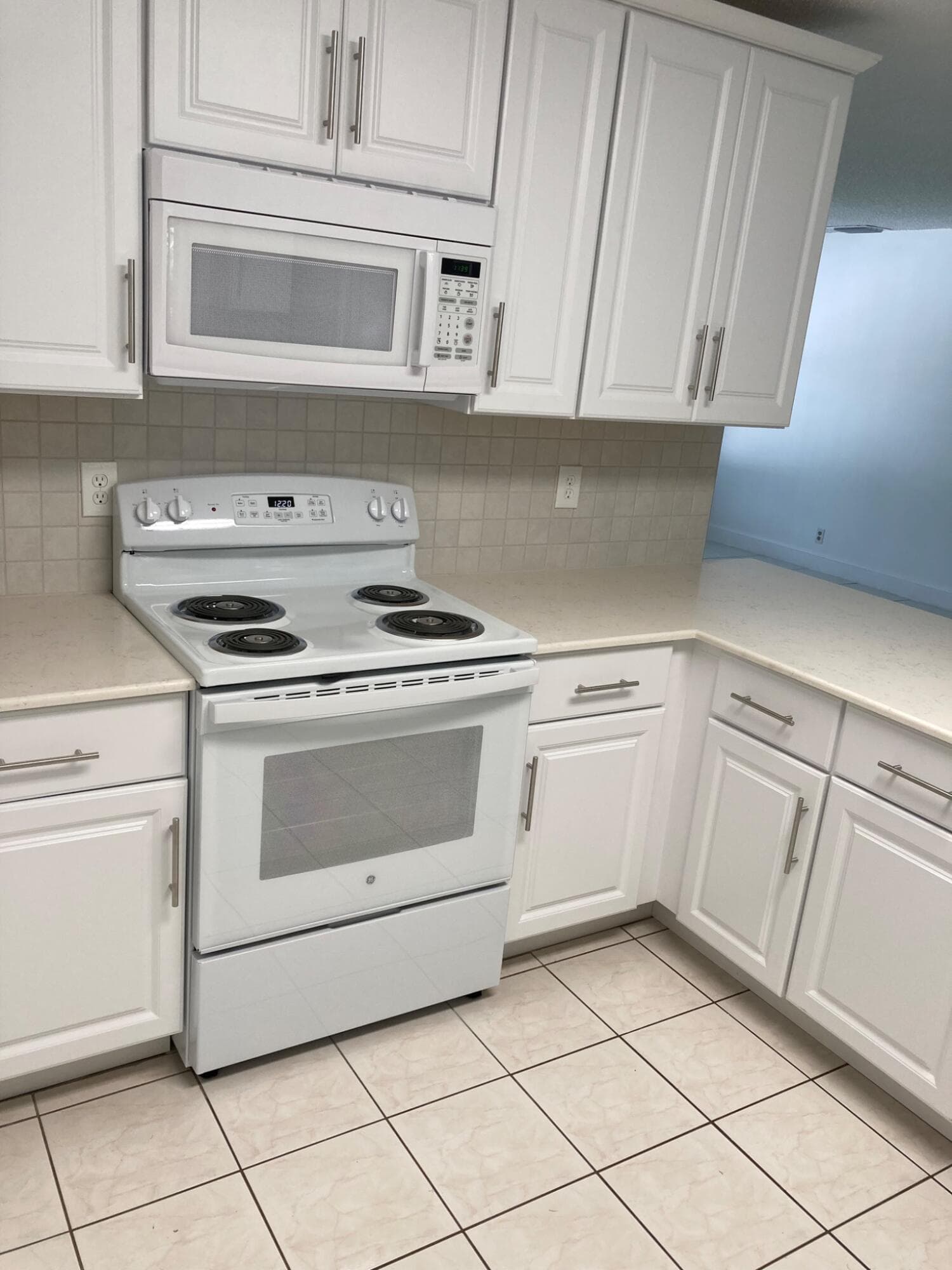 9627 SE Crest Court, Hobe Sound, FL 33455 — photo 9 of 28