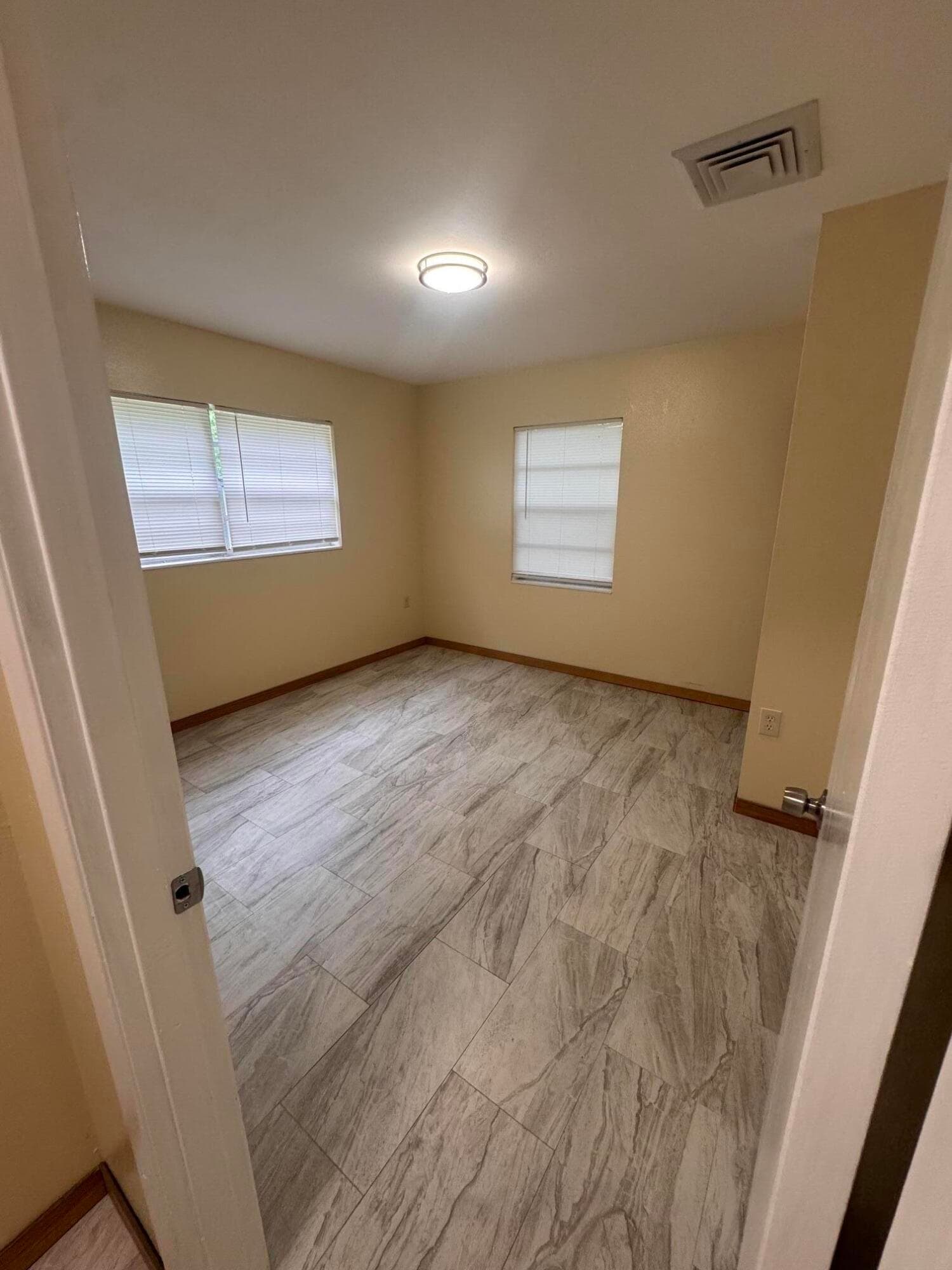 334 Johnston Street, Fort Pierce, FL 34982 — photo 6 of 9