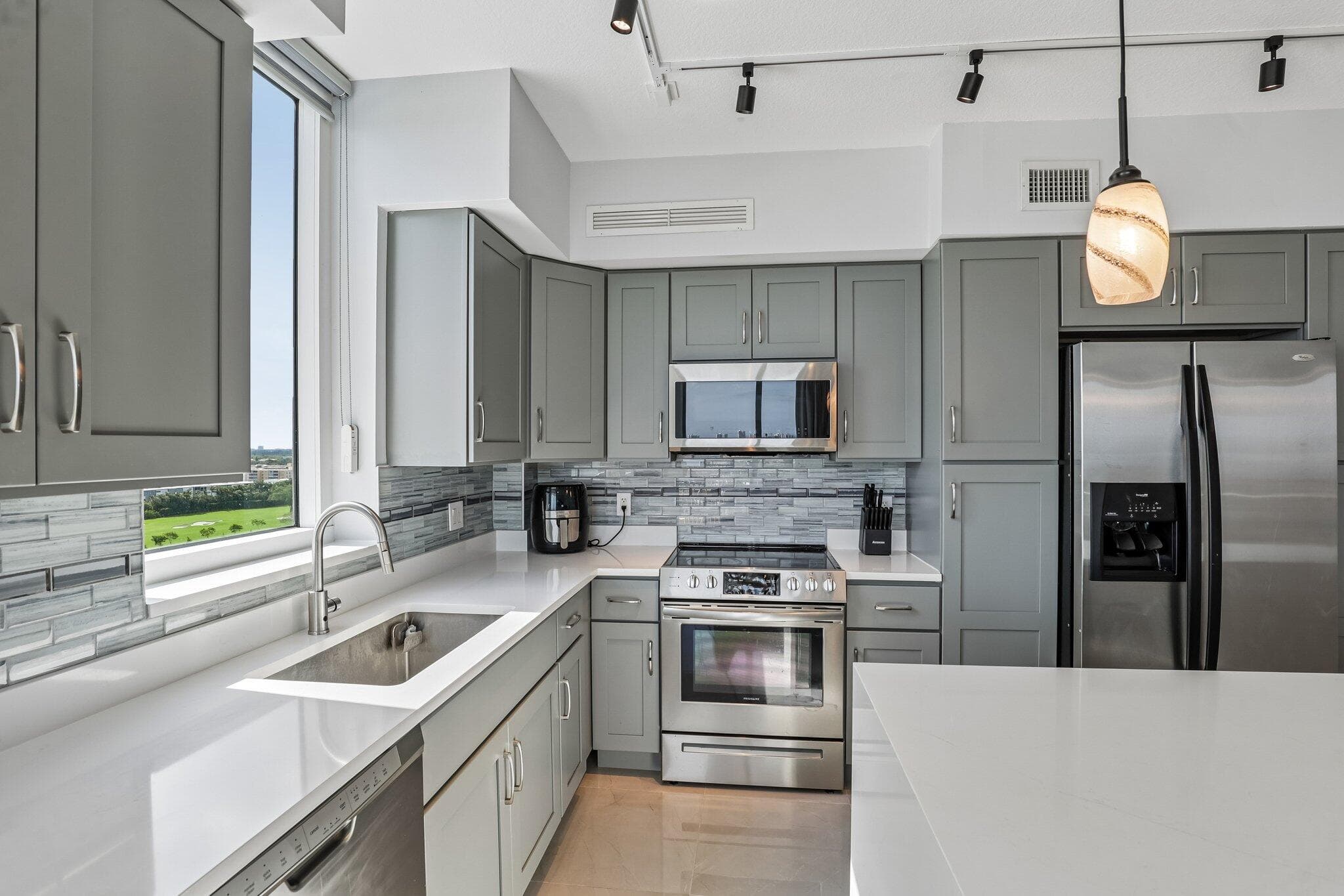 1755 E Hallandale Beach Boulevard 1207 E, Hallandale Beach, FL 33009 — photo 13 of 65