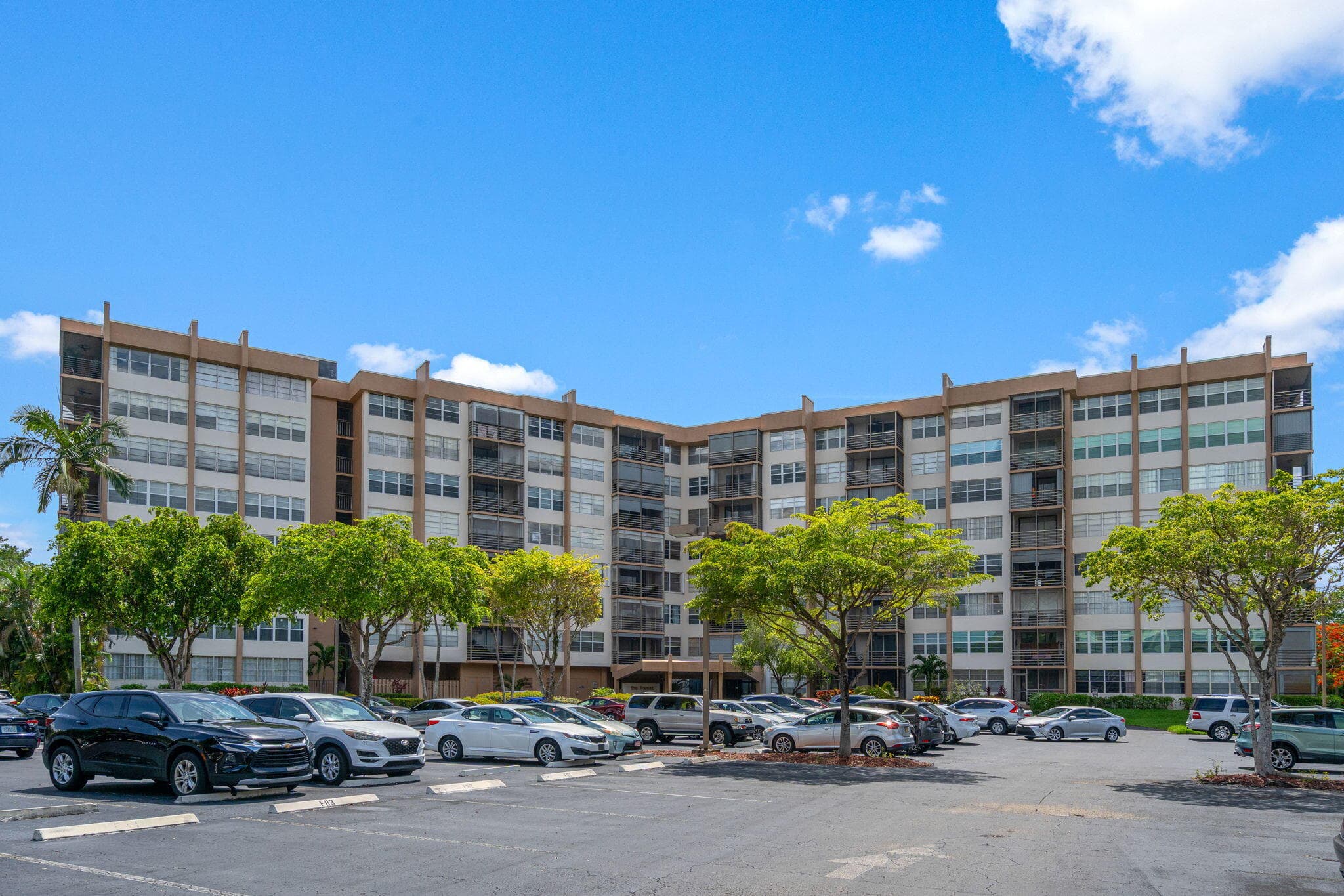 900 Saint Charles Place 221, Pembroke Pines, FL 33026 — photo 1 of 32