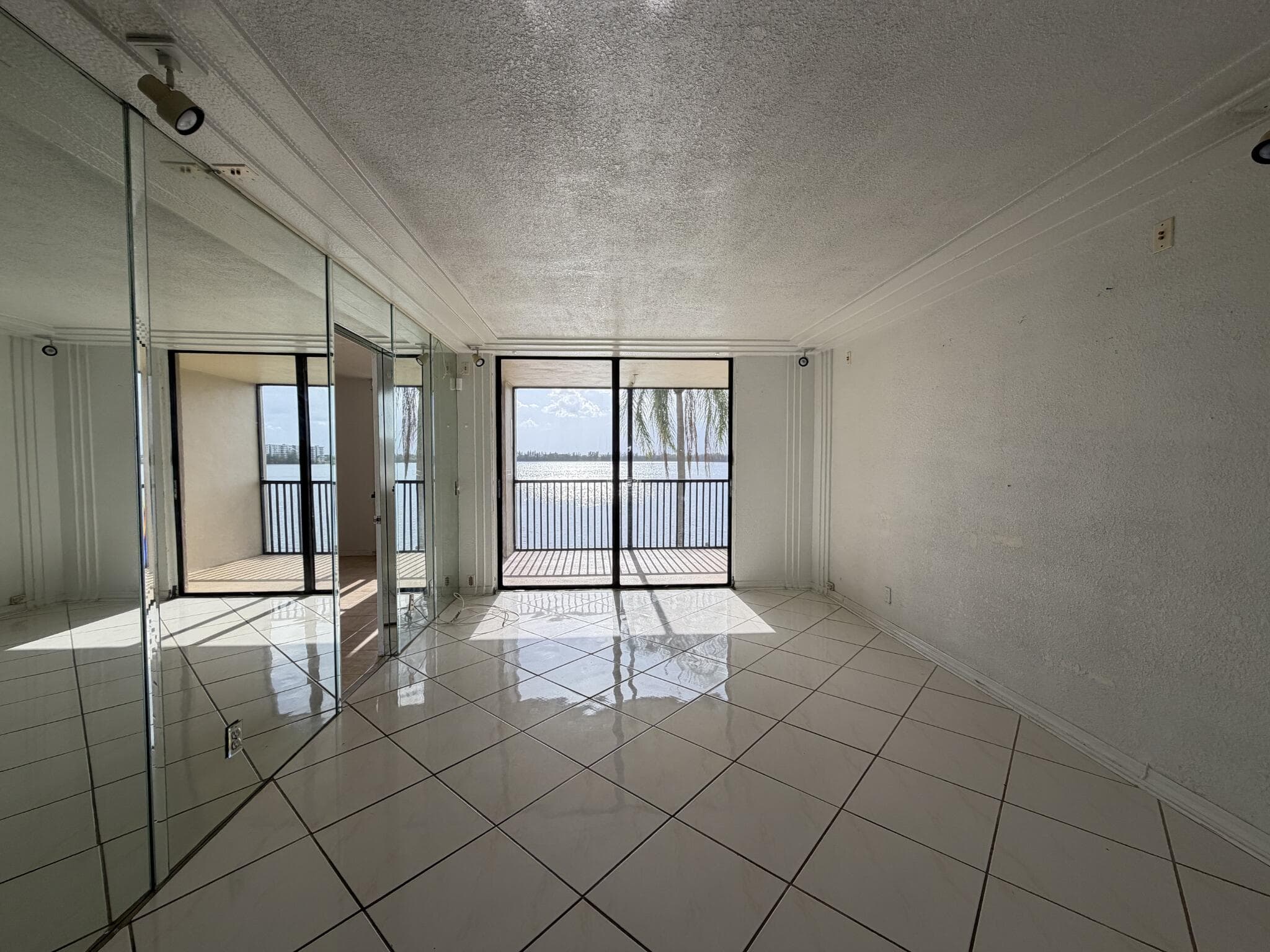 112 Lake Emerald Drive 203, Oakland Park, FL 33309 — photo 3 of 35
