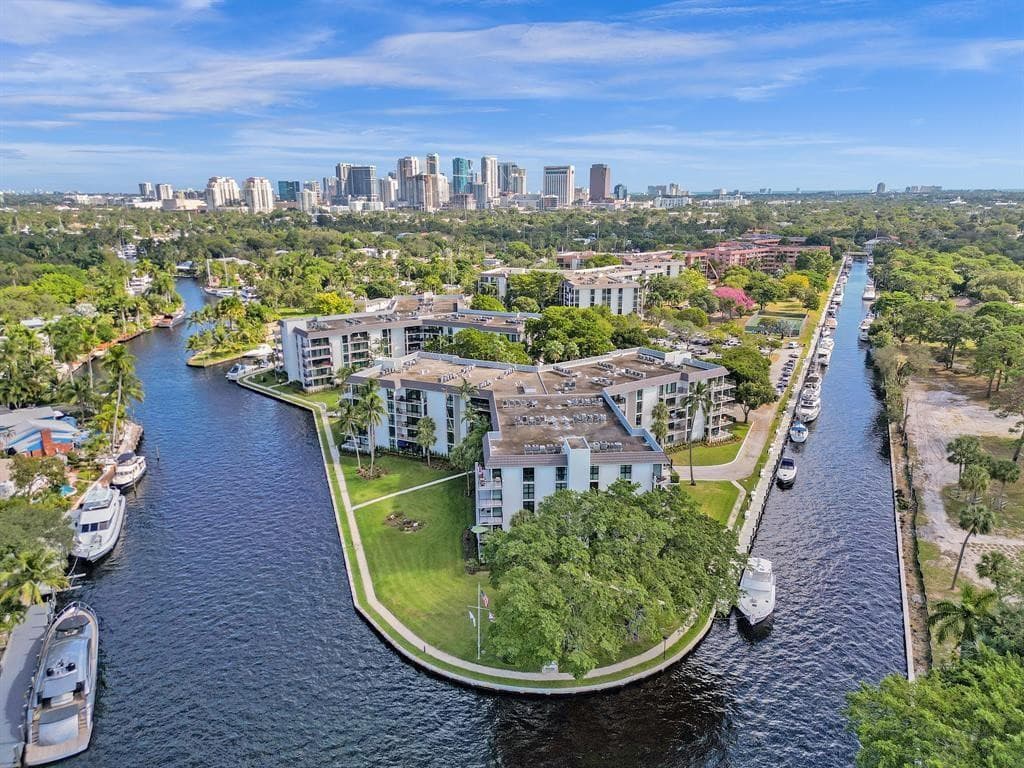 1301 River Reach Drive 514, Fort Lauderdale, FL 33315 — photo 2 of 17