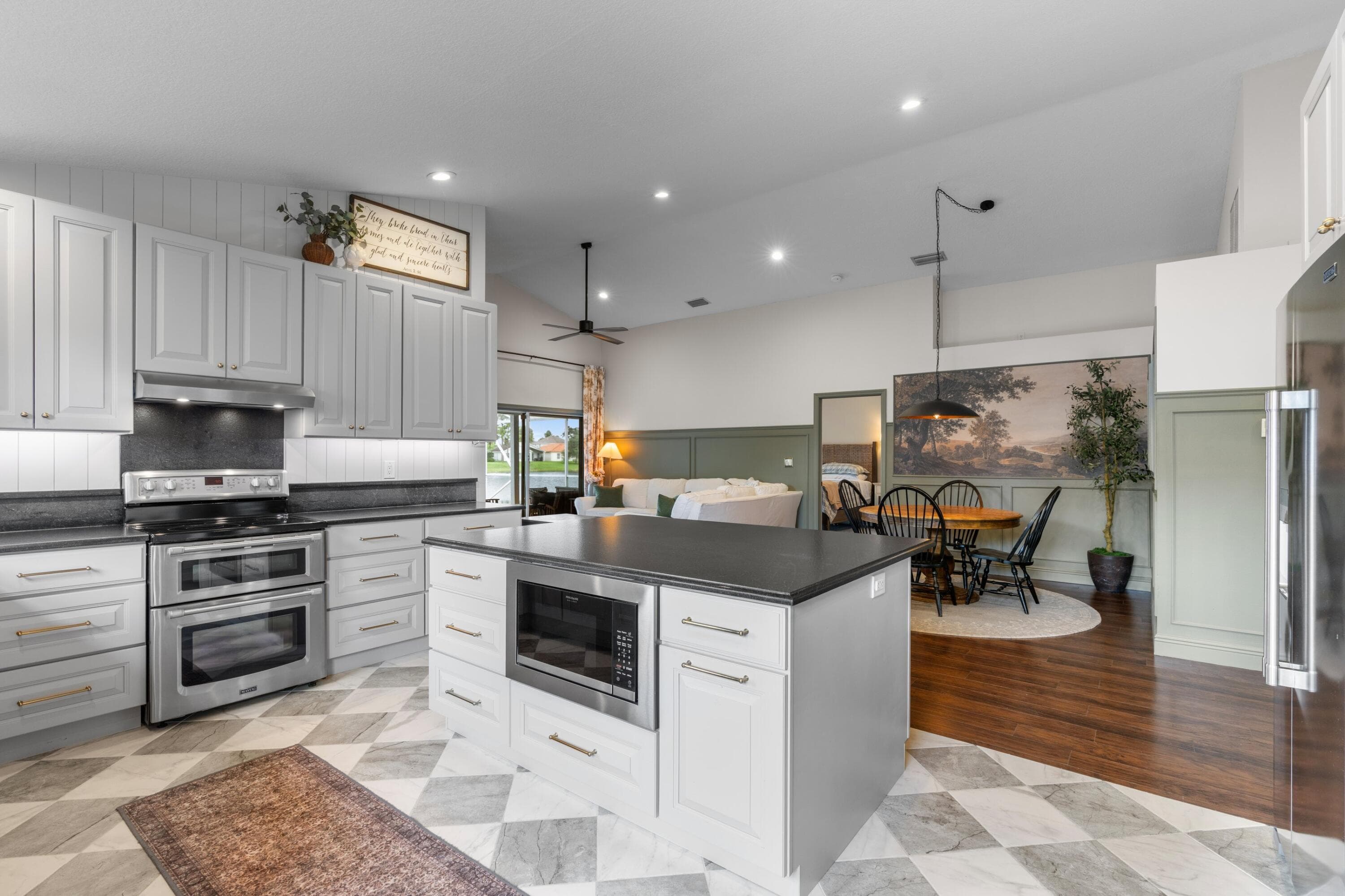 182 Saratoga Boulevard E, Royal Palm Beach, FL 33411 — photo 5 of 41