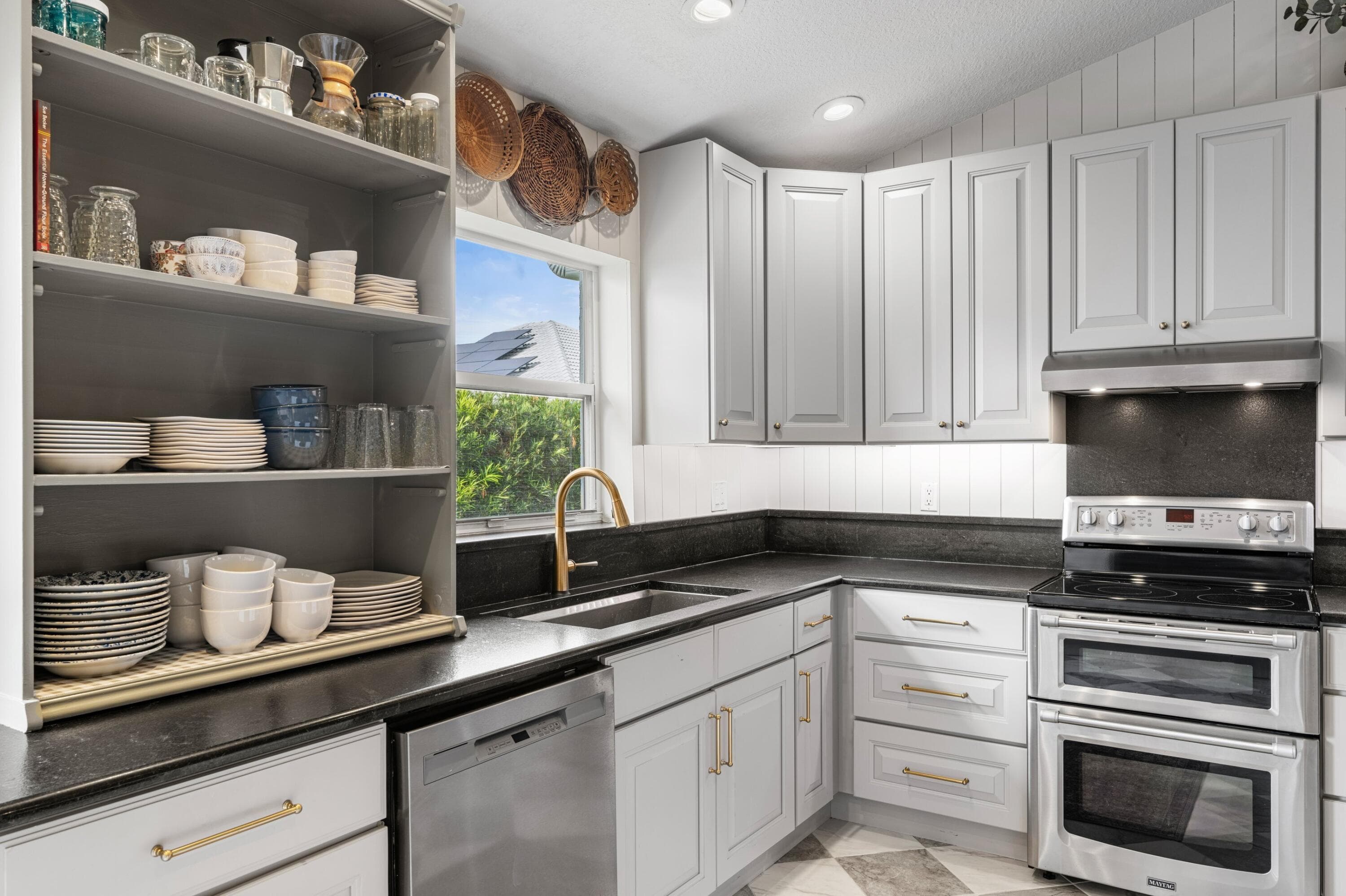 182 Saratoga Boulevard E, Royal Palm Beach, FL 33411 — photo 9 of 41