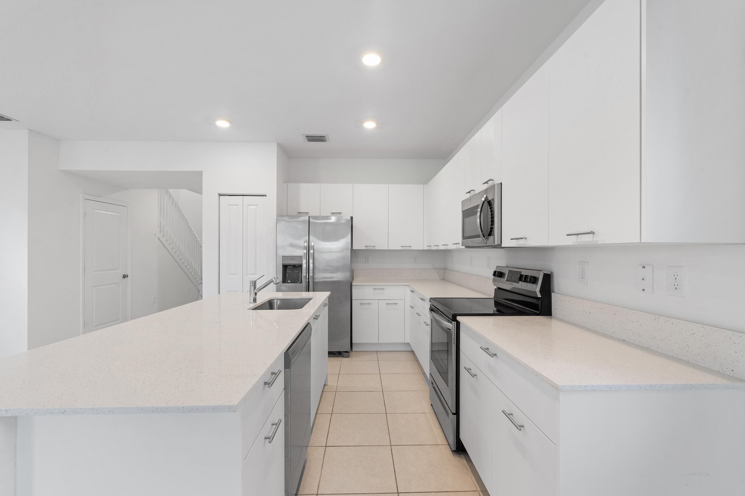 2405 NW 131st Circle, Miami, FL 33167 — photo 4 of 29